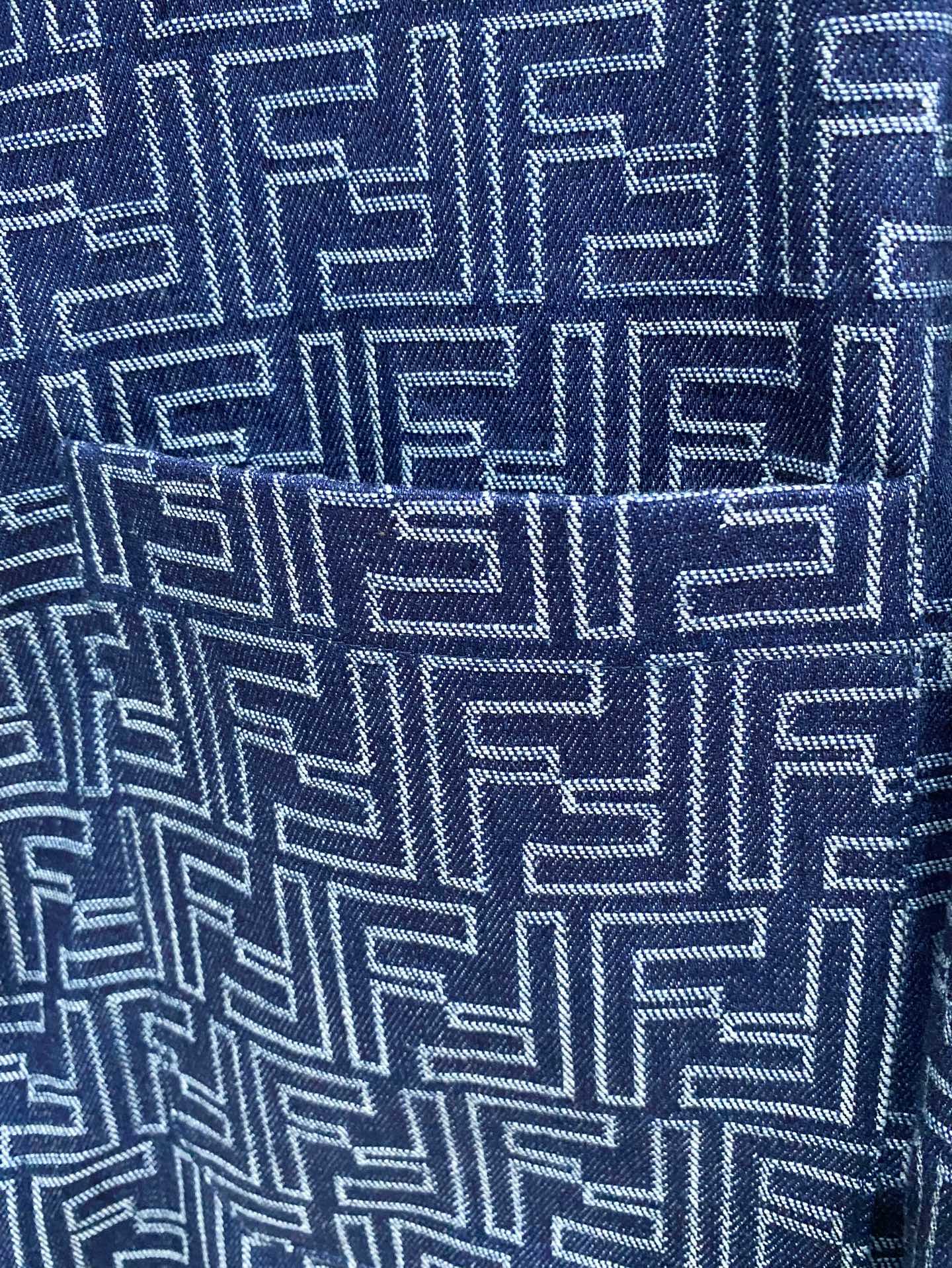 芬迪 2026SS春季新品🆕芬迪Fendi提花夹克外套 专柜定制面料 透气舒适度高，细节无可挑剔，品牌元