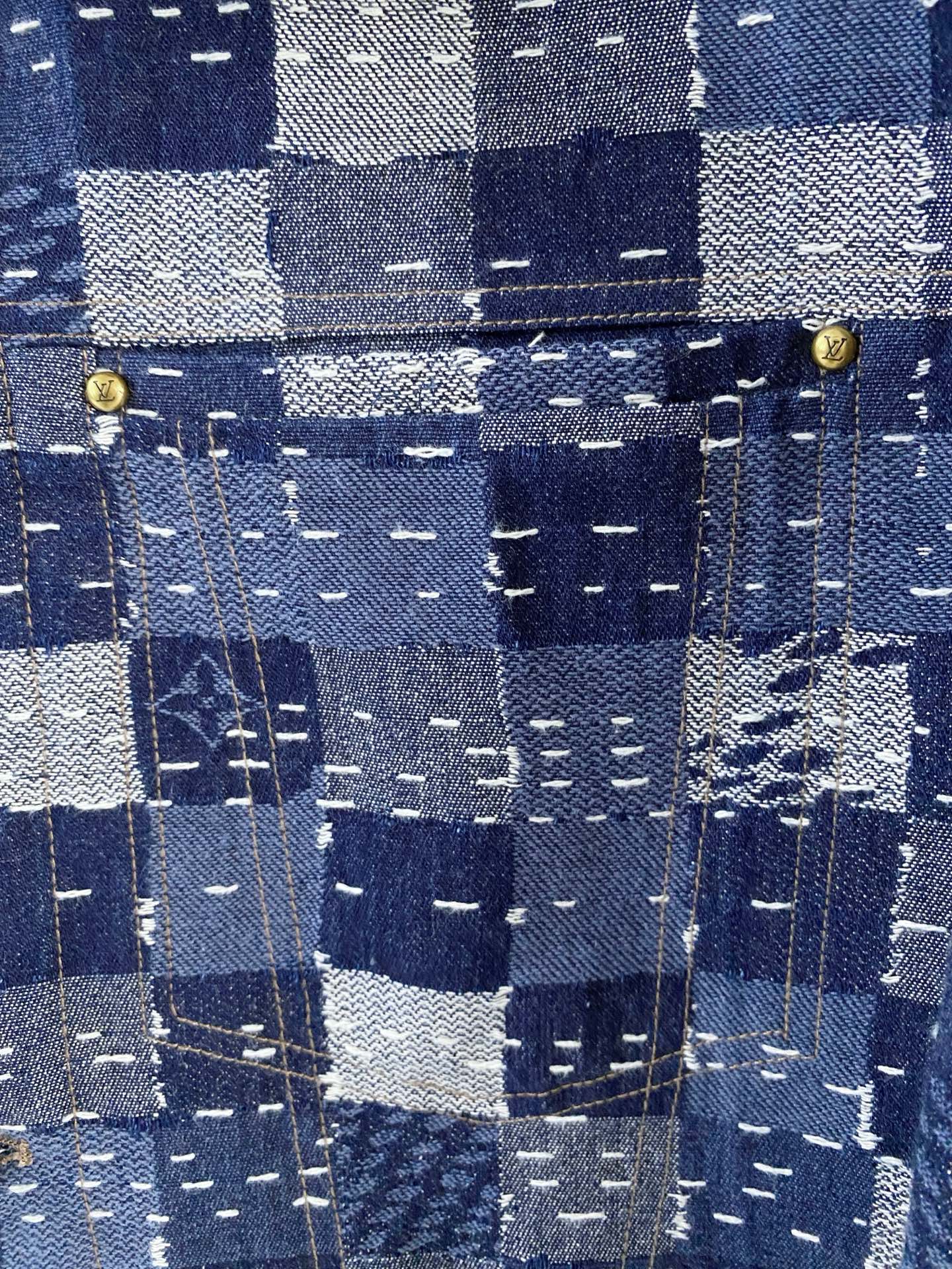 LV 大爆款 2026SS春季新品🆕LV提花夹克翻领外套 专柜定制面料 透气舒适度高，细节无可挑剔，品牌