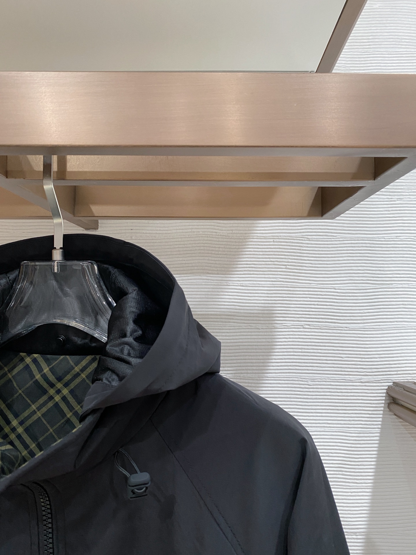 Burberry 巴宝莉 双面休闲时尚夹克，一衣两穿尽显魅力在时尚的舞台上，一件双面休闲时尚夹克无疑是男