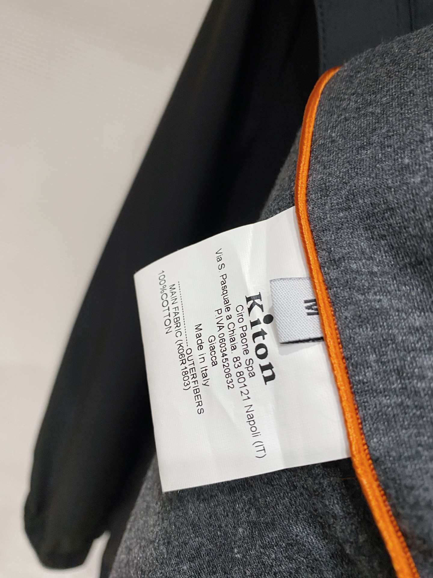 肯奇顿kiton26ss春季新款 官网同款男士夹克外套， 原单三标齐全高端版本 定制面料 透气舒适度高，