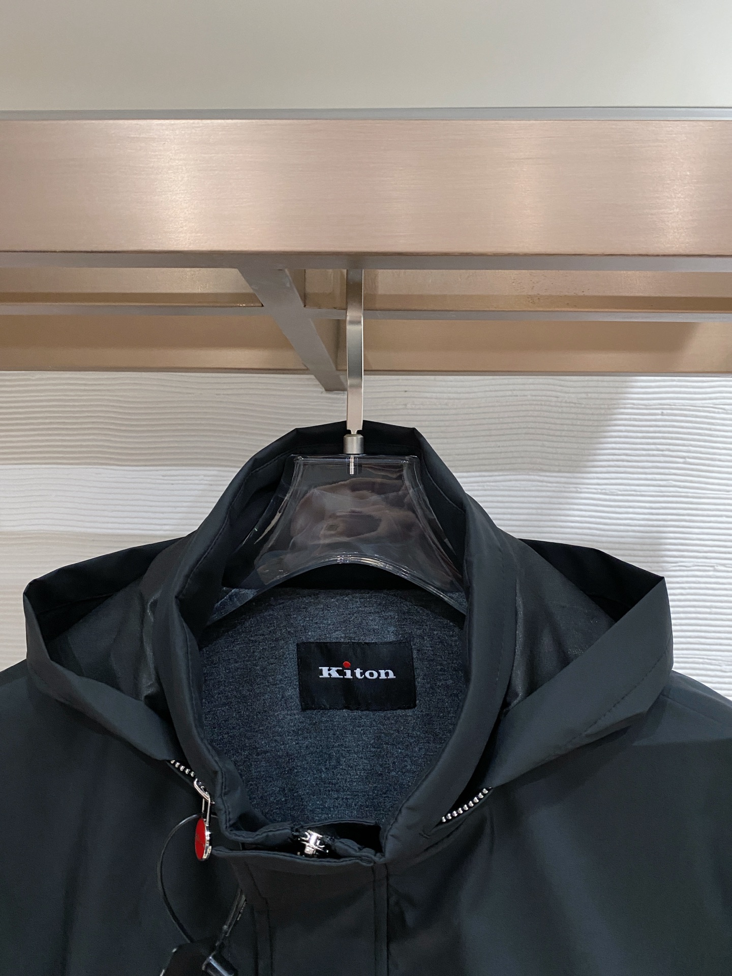 肯奇顿kiton26ss春季新款 官网同款男士夹克外套， 原单三标齐全高端版本 定制面料 透气舒适度高，