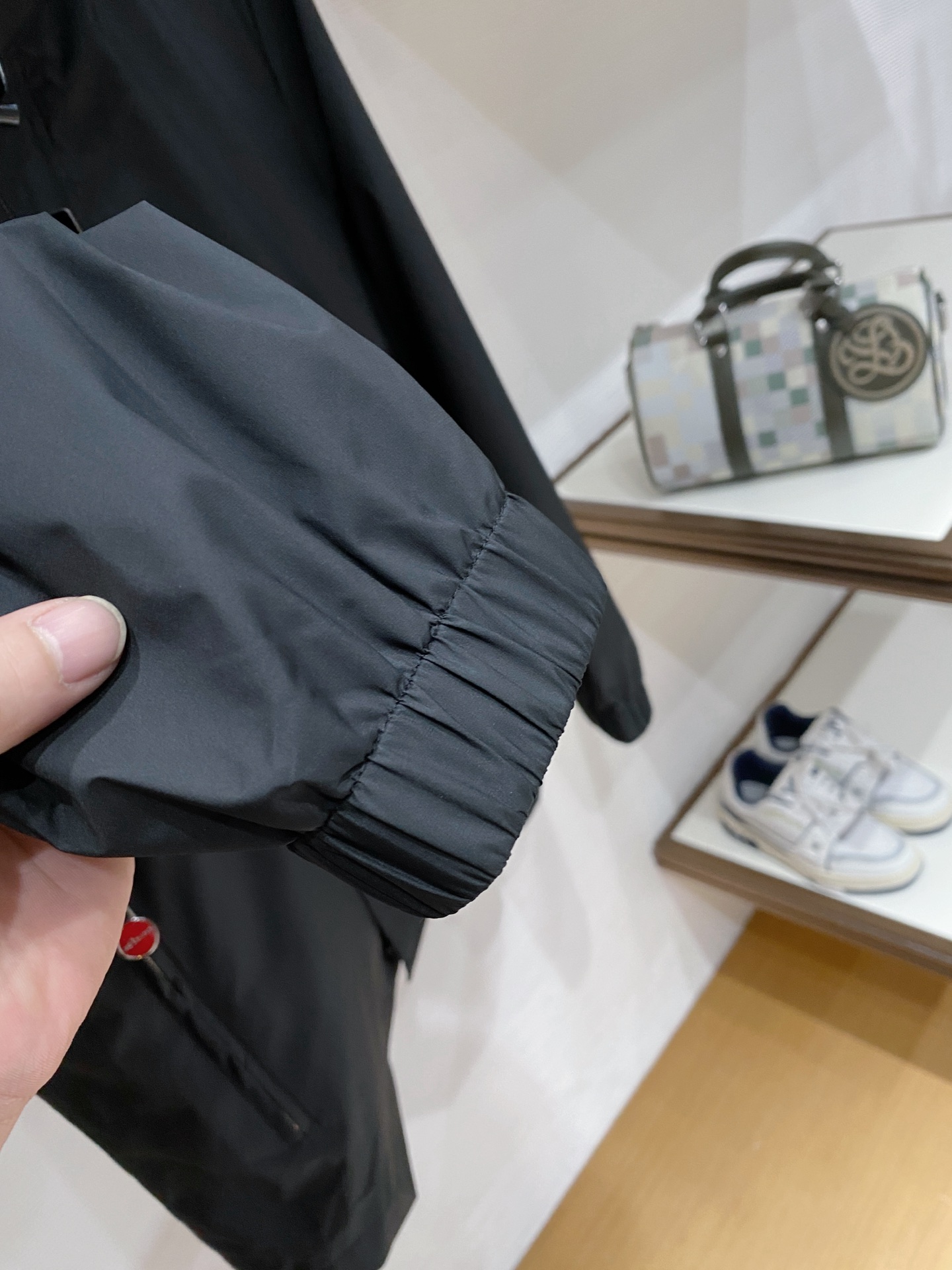 肯奇顿kiton26ss春季新款 官网同款男士夹克外套， 原单三标齐全高端版本 定制面料 透气舒适度高，