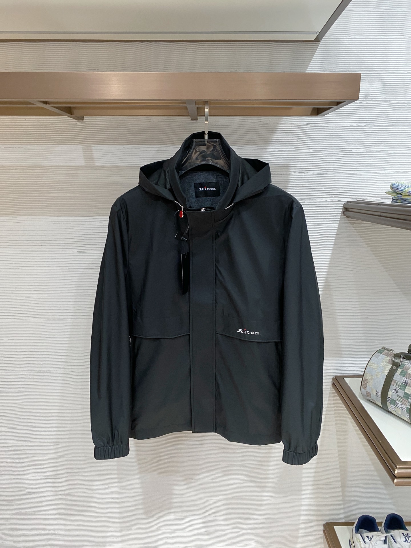 肯奇顿kiton26ss春季新款 官网同款男士夹克外套， 原单三标齐全高端版本 定制面料 透气舒适度高，