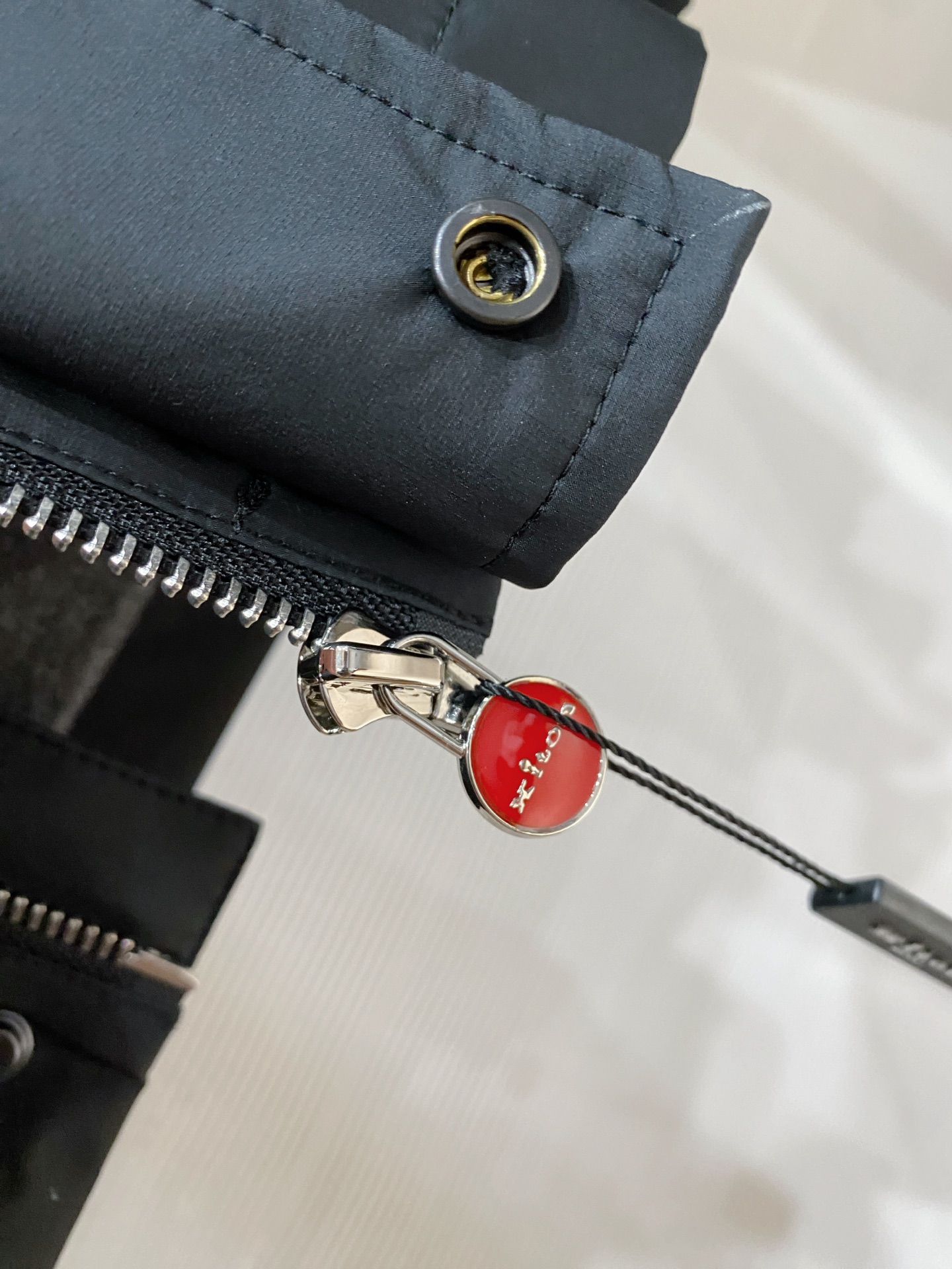 肯奇顿kiton26ss春季新款 官网同款男士夹克外套， 原单三标齐全高端版本 定制面料 透气舒适度高，