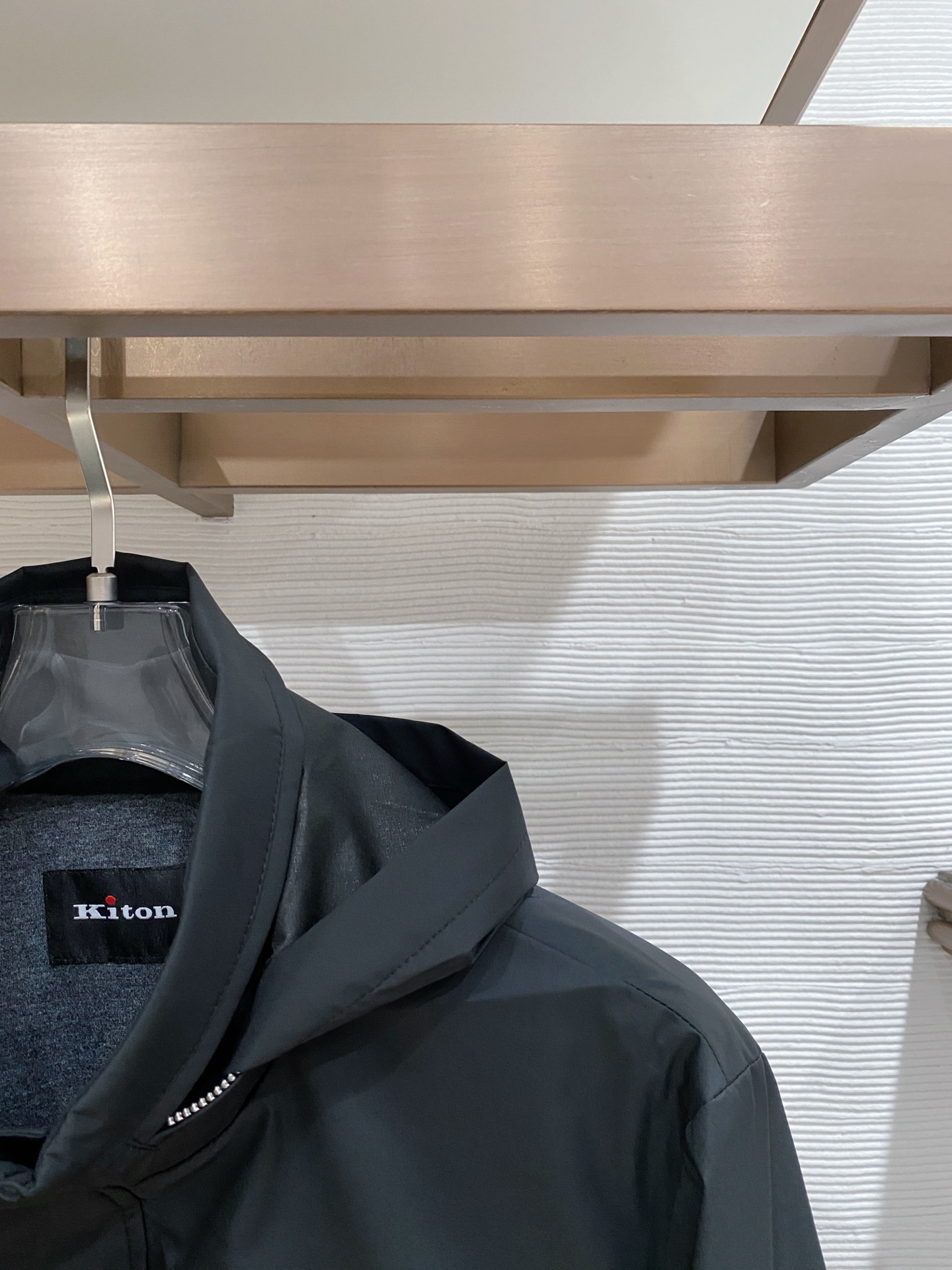 肯奇顿kiton26ss春季新款 官网同款男士夹克外套， 原单三标齐全高端版本 定制面料 透气舒适度高，