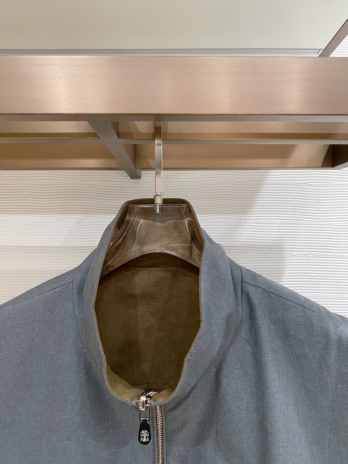 BC 2026SS新款双面穿马甲 ，时尚与功能的完美结合。这款采用高品质面料，一面为经典纯色设计，简约大