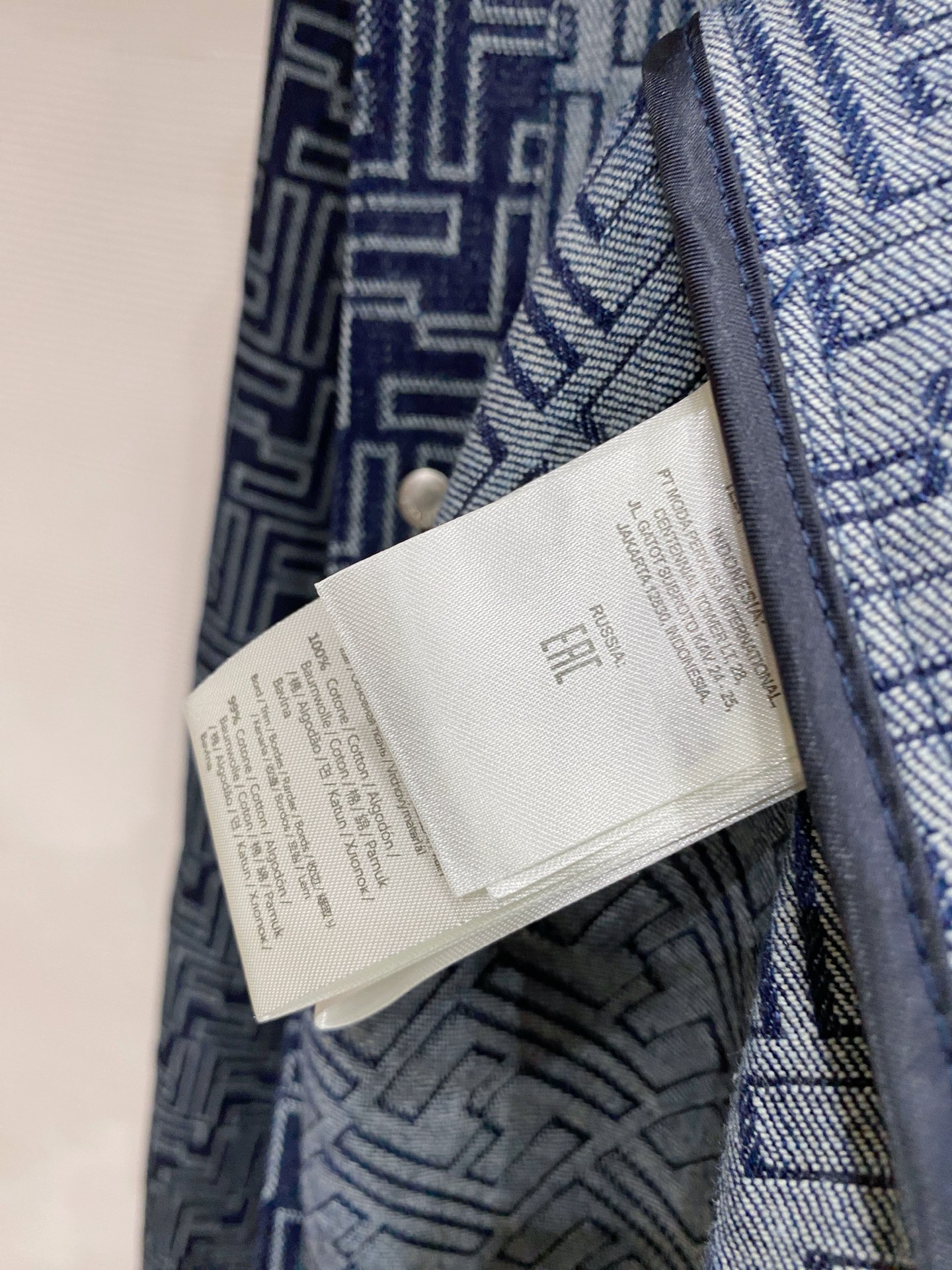 芬迪 2026SS春季新品🆕芬迪Fendi提花夹克外套 专柜定制面料 透气舒适度高，细节无可挑剔，品牌元