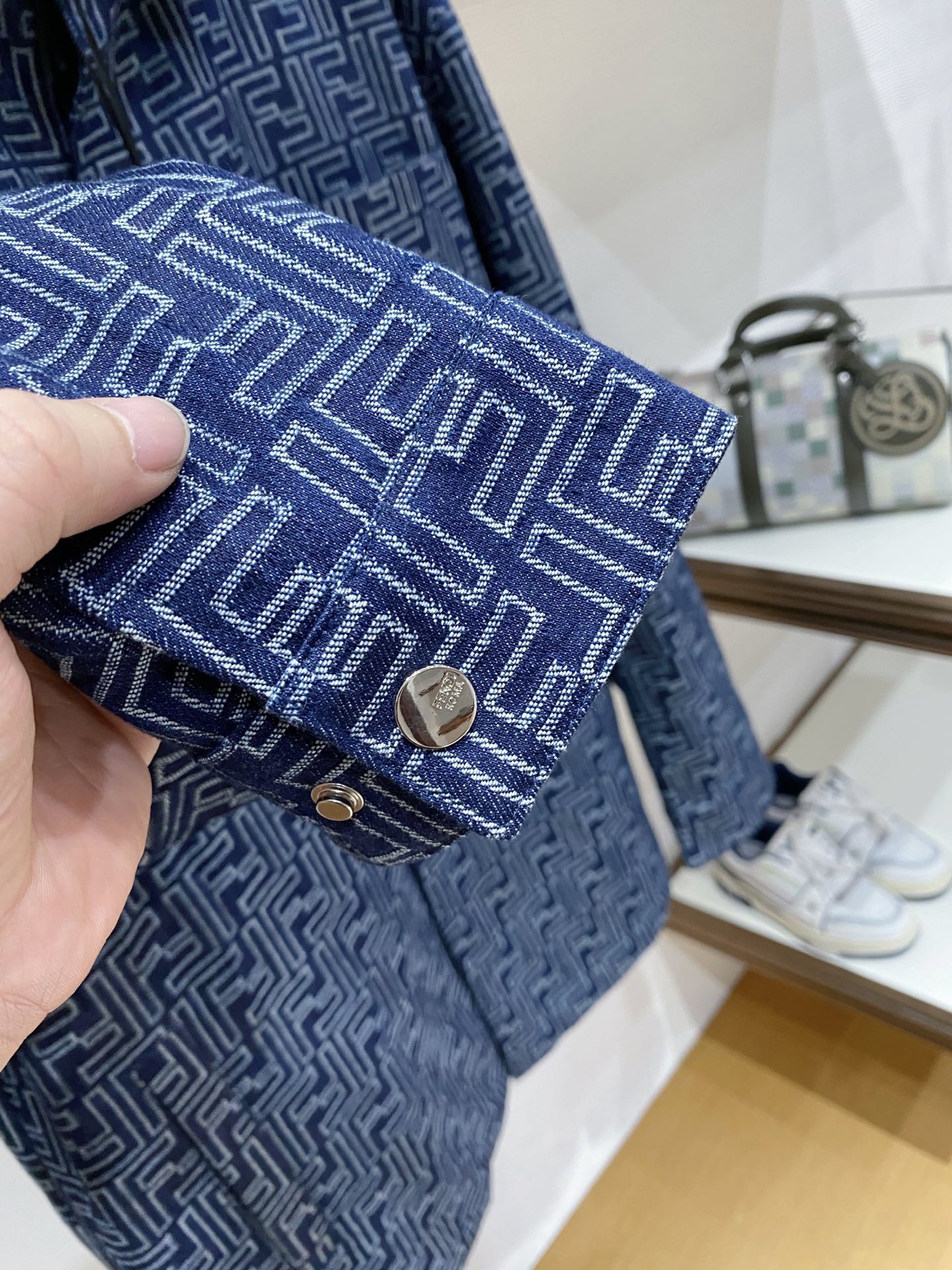 芬迪 2026SS春季新品🆕芬迪Fendi提花夹克外套 专柜定制面料 透气舒适度高，细节无可挑剔，品牌元