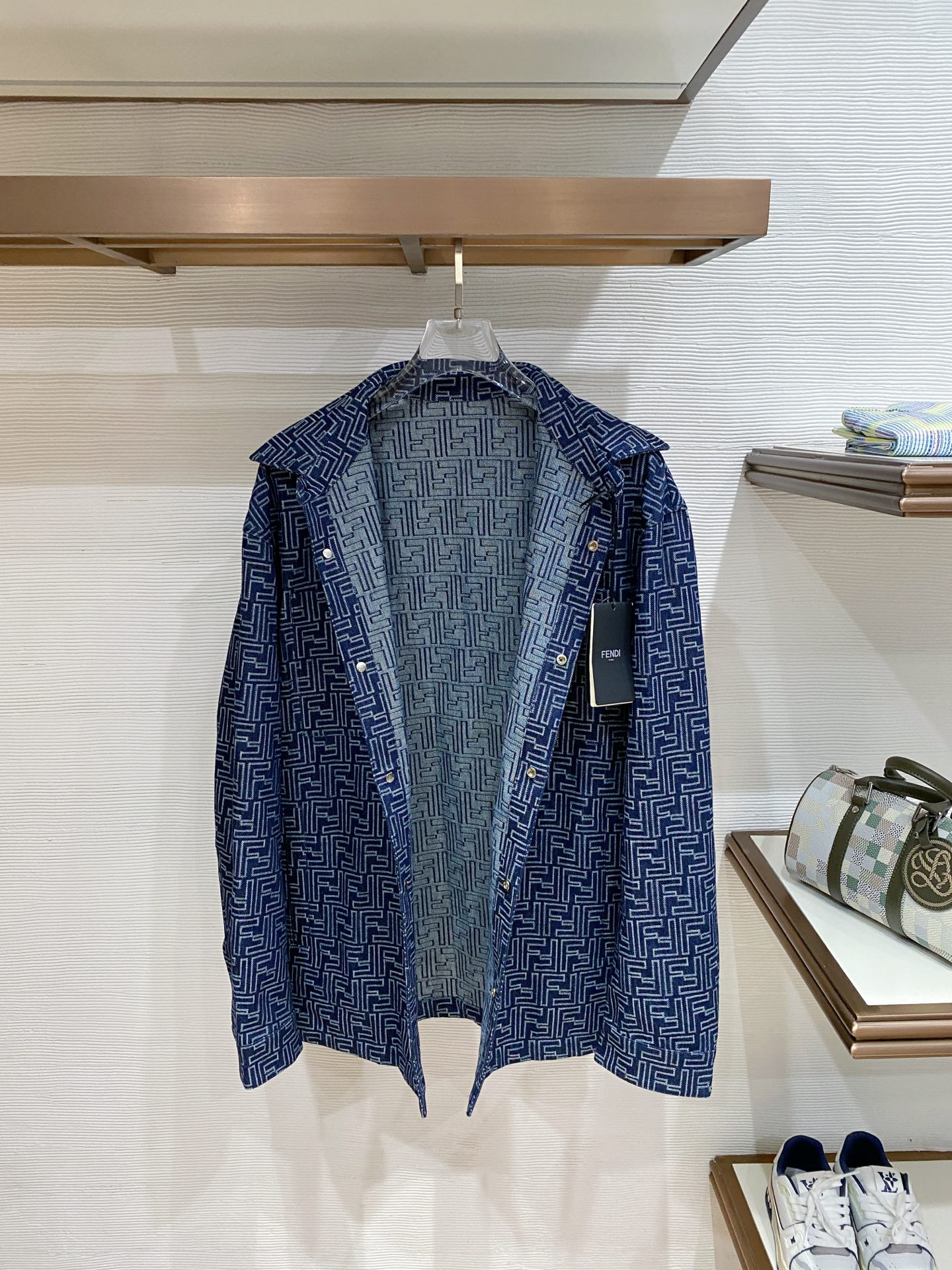 芬迪 2026SS春季新品🆕芬迪Fendi提花夹克外套 专柜定制面料 透气舒适度高，细节无可挑剔，品牌元