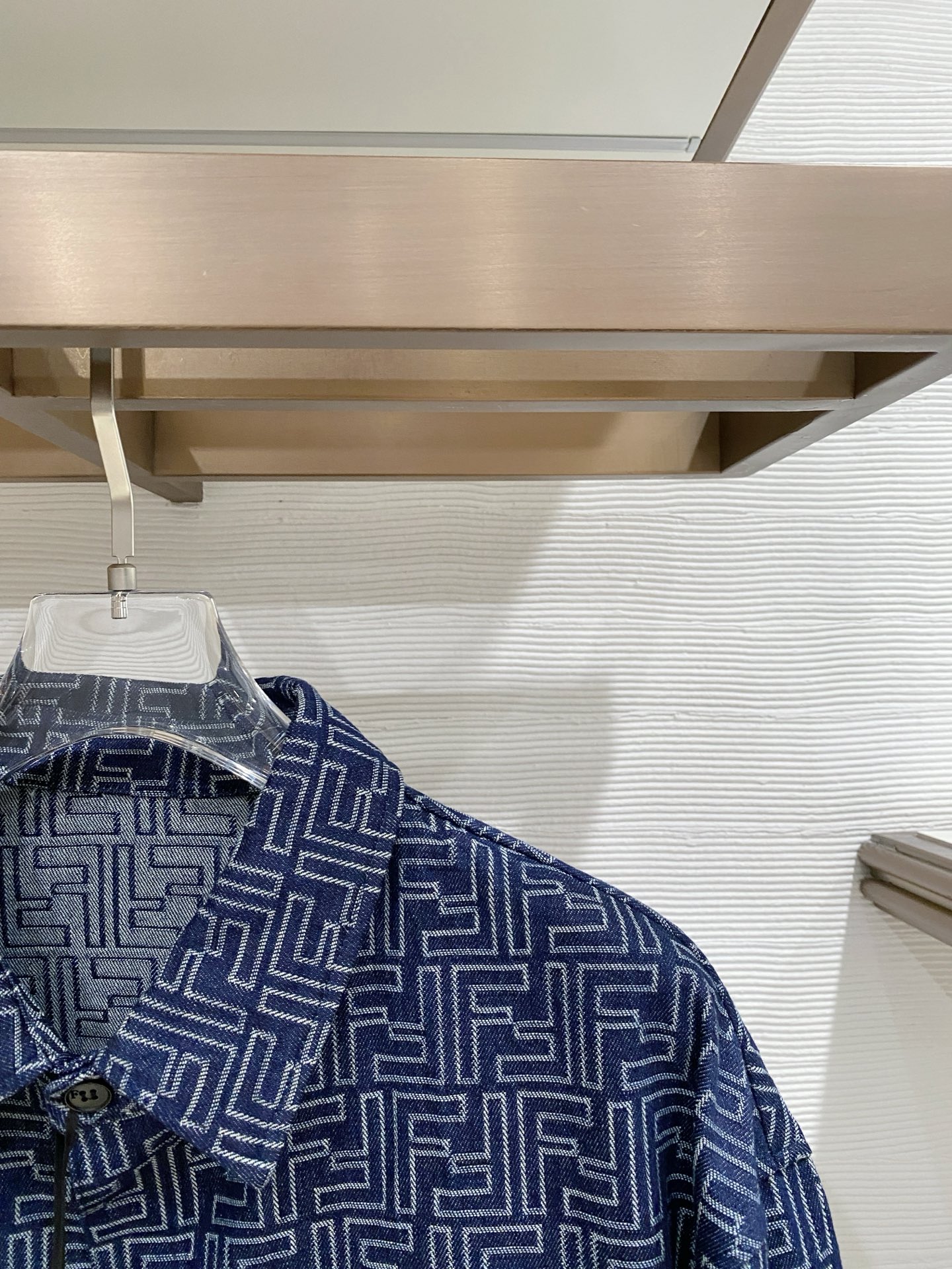 芬迪 2026SS春季新品🆕芬迪Fendi提花夹克外套 专柜定制面料 透气舒适度高，细节无可挑剔，品牌元