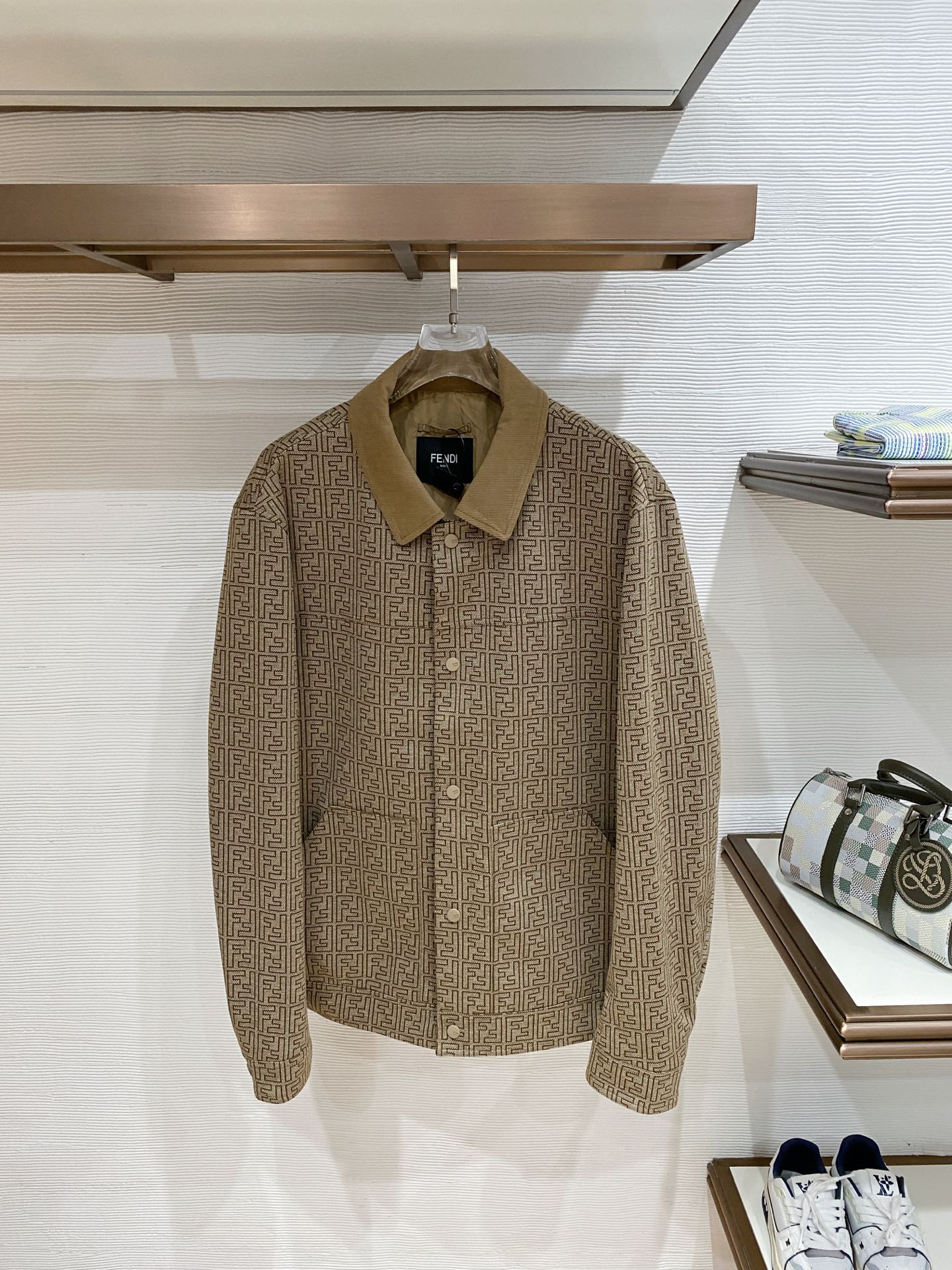 Fendi 芬迪 2026SS春季新品🆕Fendi老花夹克外套 专柜定制面料 透气舒适度高，细节无可挑剔