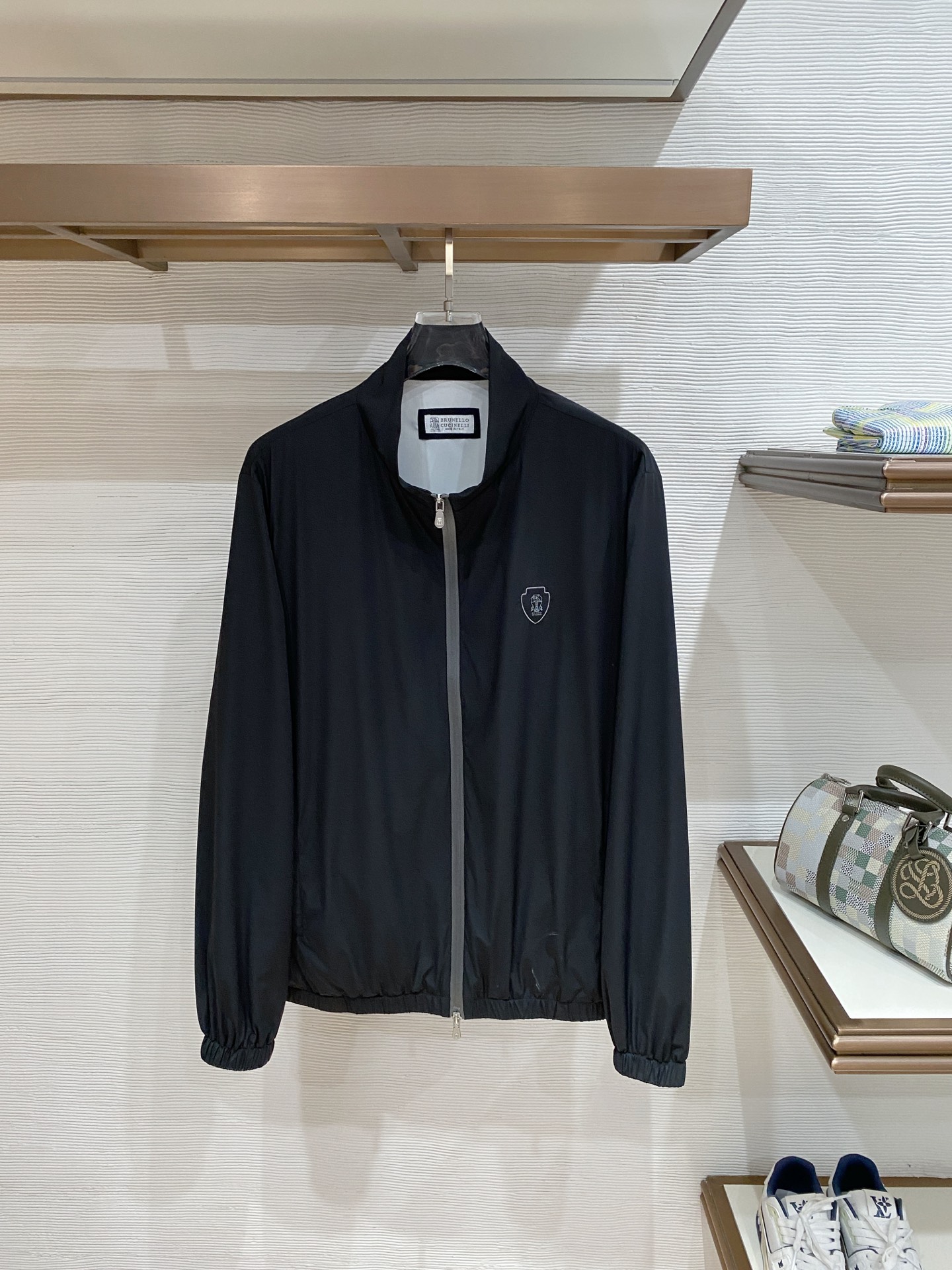 NO:758127,BC 2026ss spring new jacket, full high-end version!  Haute couture counter fabric accessories, high breathability and comfort, impeccable details, exquisite workmanship and complex craftsmanship, casual tailoring, awesome upper body shape, color black, white, gray, code number 48-56,,jackets & coats,jackets & coats,19860909BC 2026ss春季新款夹克外套 全高端版本！高定专柜面料辅料,透气舒适度高,细节无可挑剔,做工考究工艺复杂,呈现休闲裁剪,上身版型超赞 颜色黑色 白色 灰色 码数48-56,,jackets & coats,jackets & coats,,Men's clothing