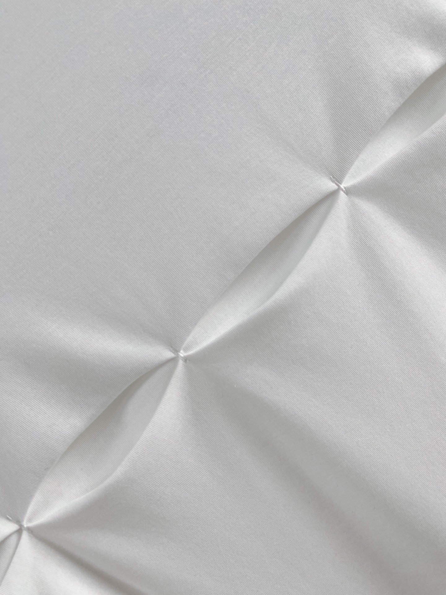 普拉达🌟精品云朵棉面料🌟2026春夏新款首发专柜最新款短袖圆领T恤 高端订制 设计前卫时尚！品牌logo