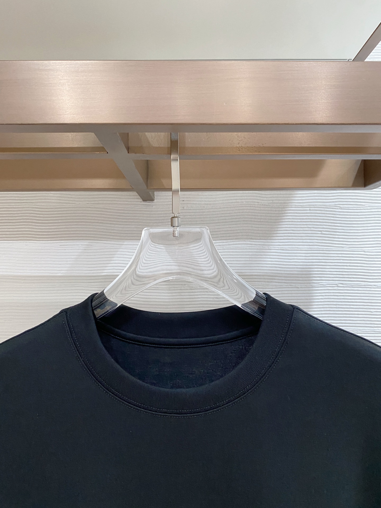 普拉达🌟精品云朵棉面料🌟2026春夏新款首发专柜最新款短袖圆领T恤 高端订制 设计前卫时尚！品牌logo