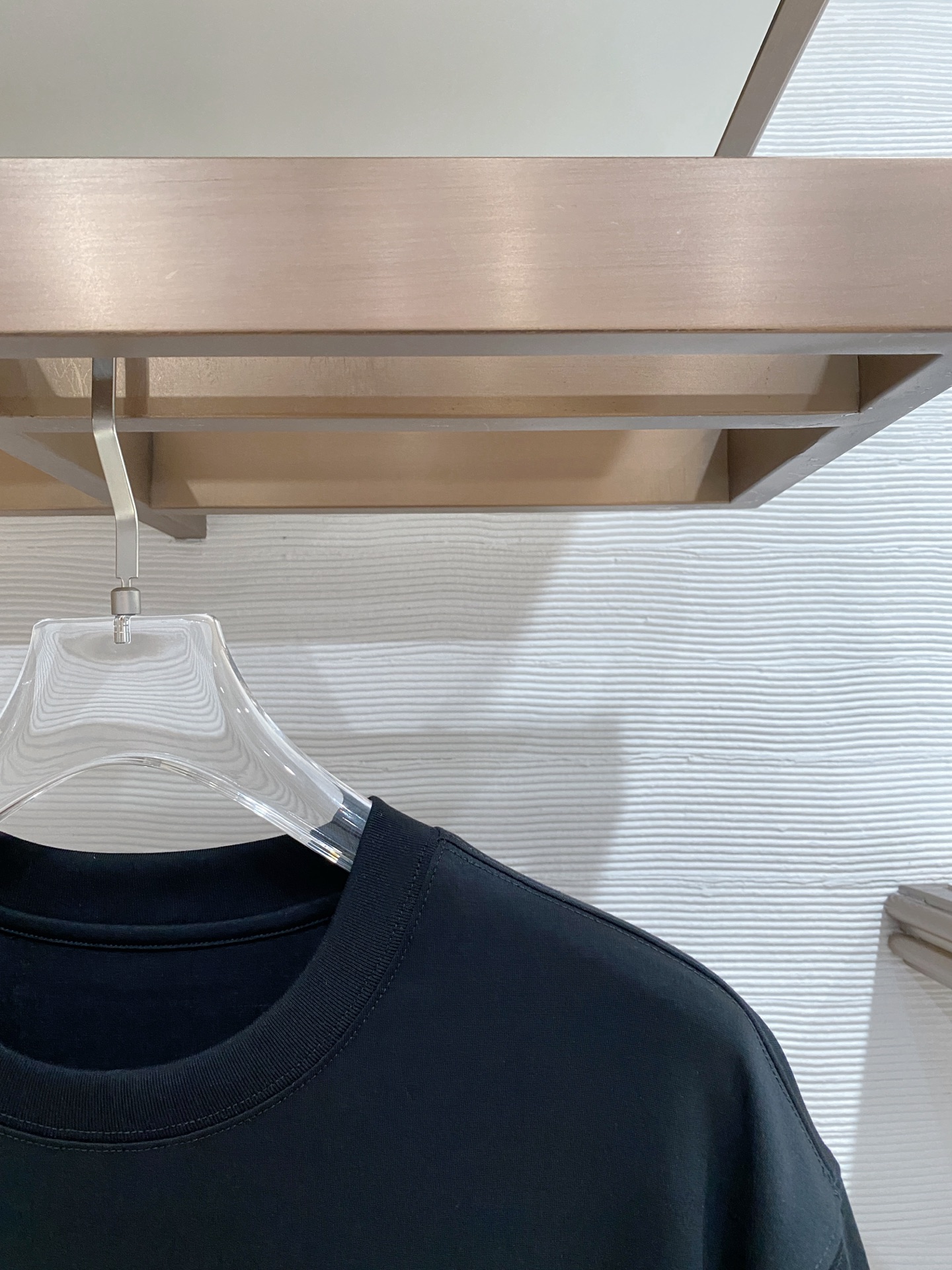 普拉达🌟精品云朵棉面料🌟2026春夏新款首发专柜最新款短袖圆领T恤 高端订制 设计前卫时尚！品牌logo