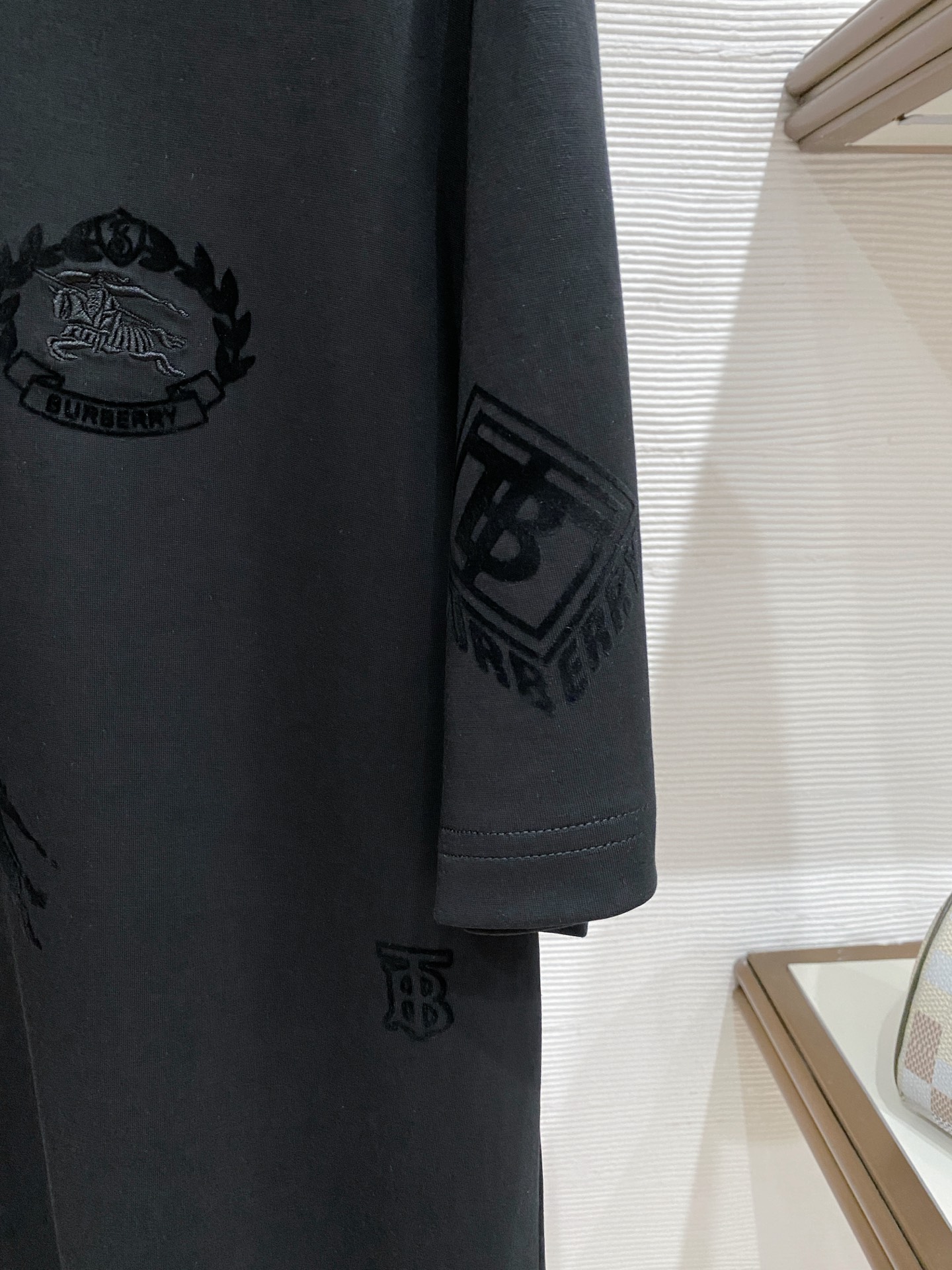 巴宝莉 🌟精品云朵棉面料🌟2026春夏新款首发专柜最新款短袖圆领T恤 高端订制 设计前卫时尚！品牌log