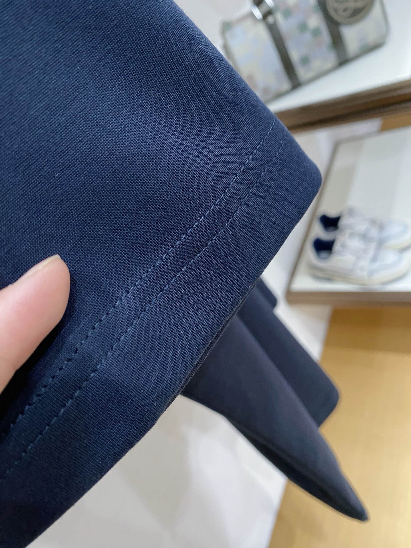 普拉达🌟精品云朵棉面料🌟2026春夏新款首发专柜最新款短袖圆领T恤 高端订制 设计前卫时尚！品牌logo