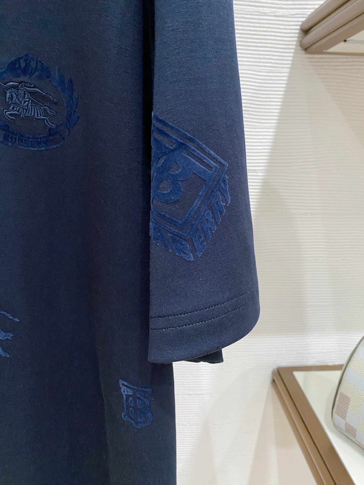 巴宝莉 🌟精品云朵棉面料🌟2026春夏新款首发专柜最新款短袖圆领T恤 高端订制 设计前卫时尚！品牌log