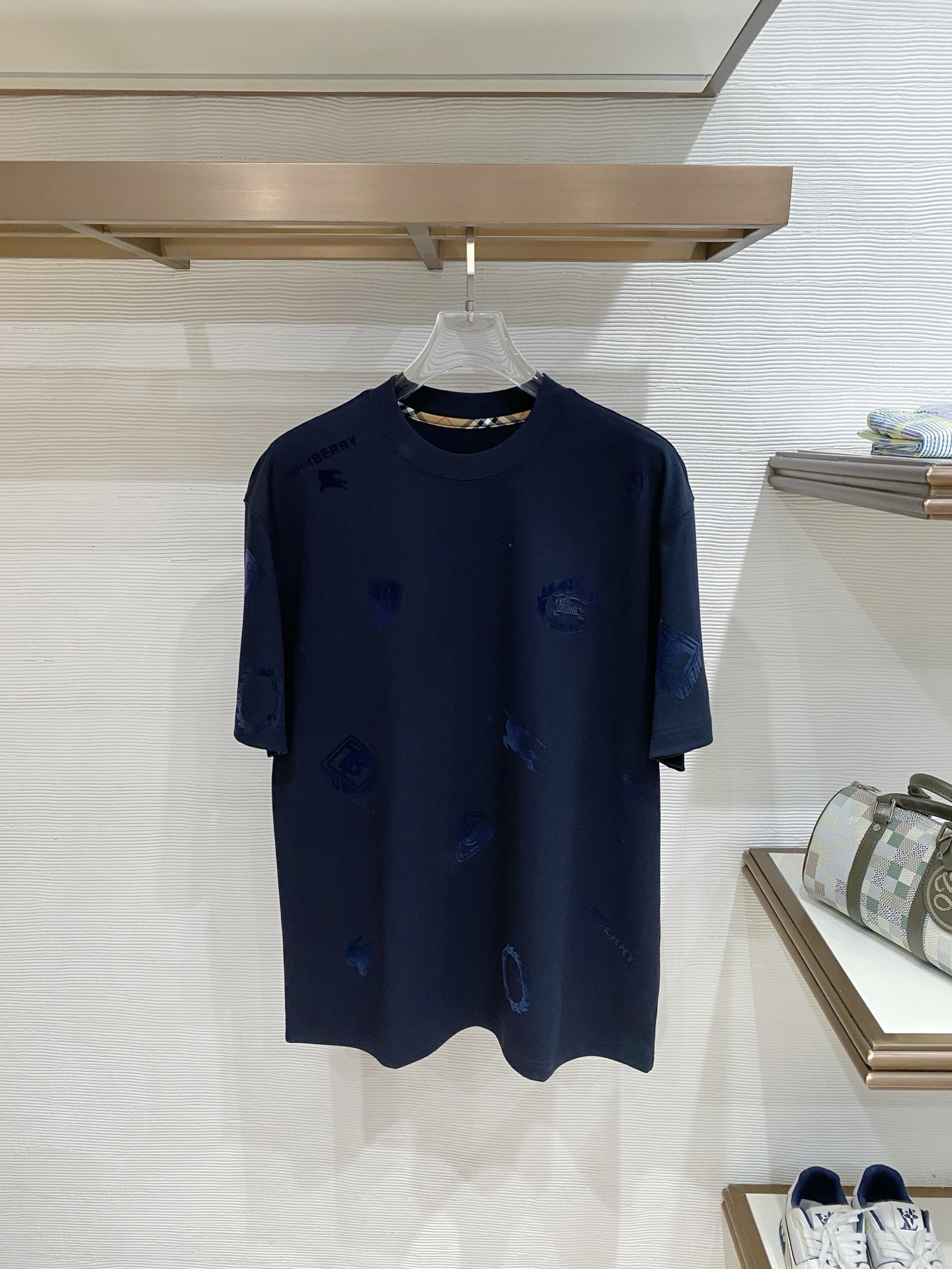 巴宝莉 🌟精品云朵棉面料🌟2026春夏新款首发专柜最新款短袖圆领T恤 高端订制 设计前卫时尚！品牌log