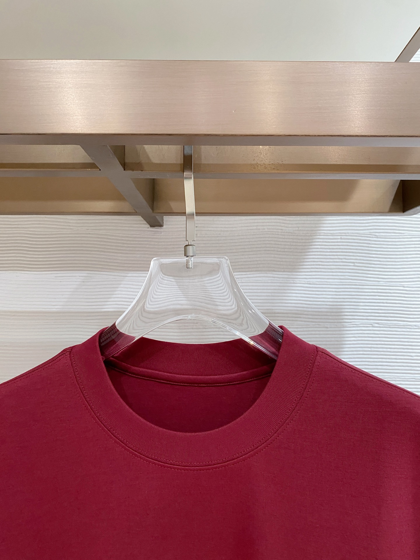 普拉达🌟精品云朵棉面料🌟2026春夏新款首发专柜最新款短袖圆领T恤 高端订制 设计前卫时尚！品牌logo