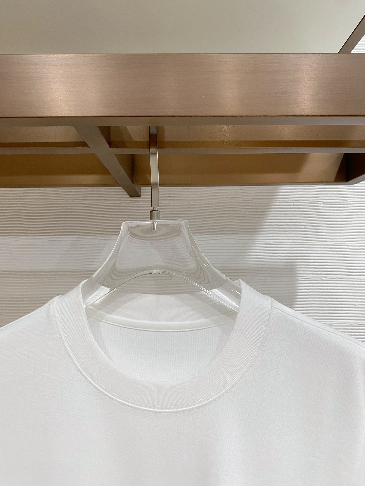 普拉达🌟精品云朵棉面料🌟2026春夏新款首发专柜最新款短袖圆领T恤 高端订制 设计前卫时尚！品牌logo