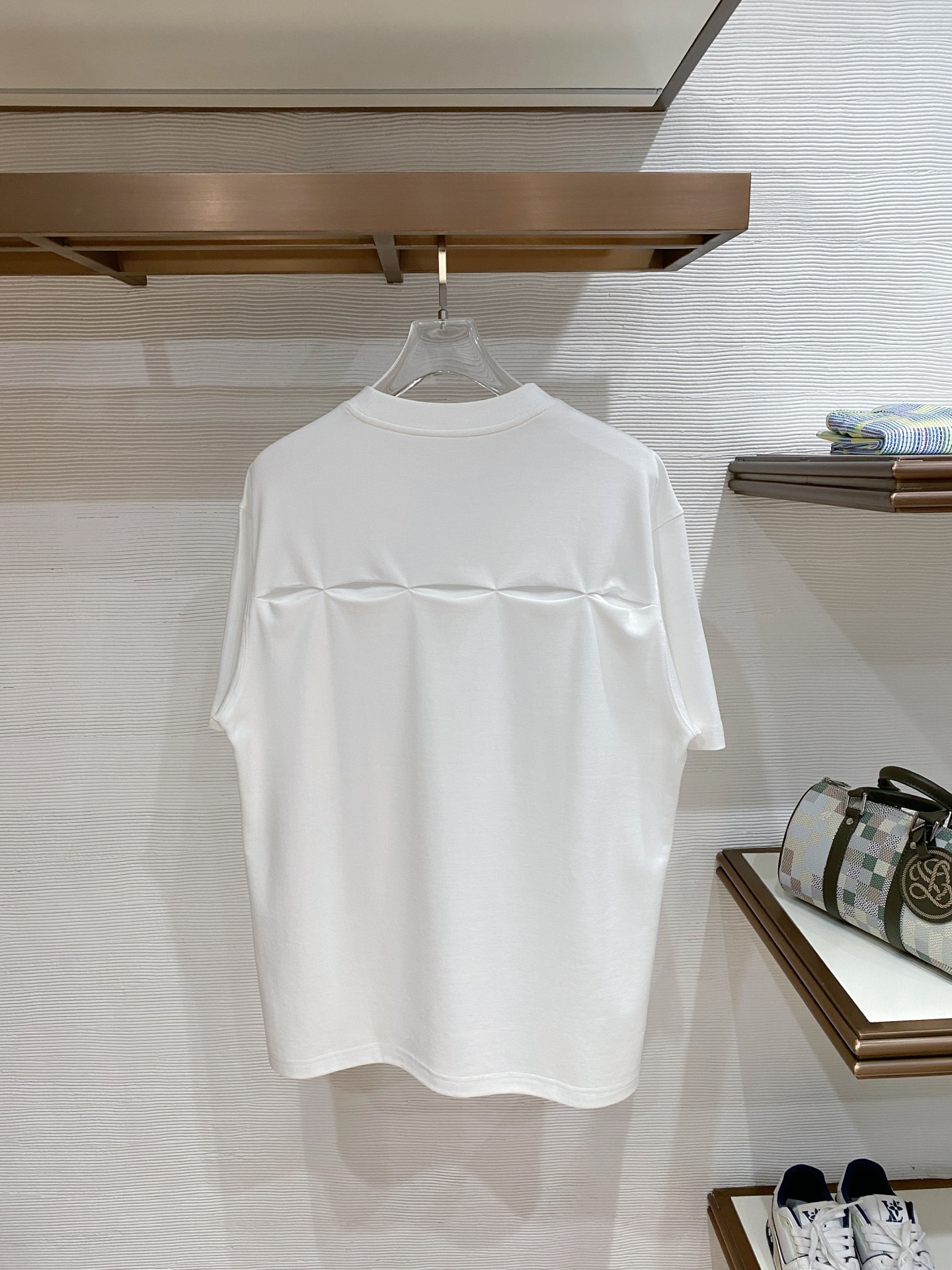 普拉达🌟精品云朵棉面料🌟2026春夏新款首发专柜最新款短袖圆领T恤 高端订制 设计前卫时尚！品牌logo