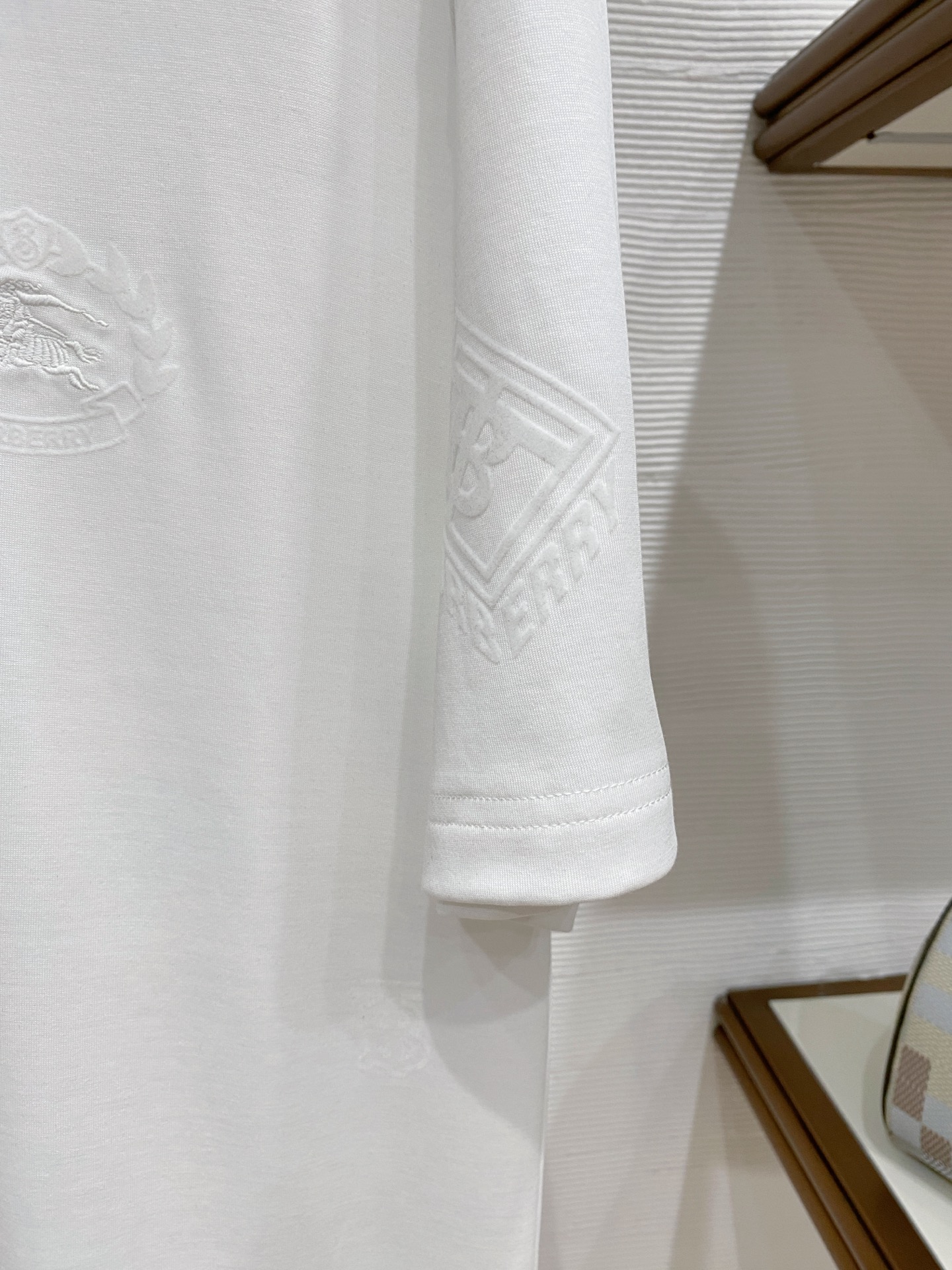 巴宝莉 🌟精品云朵棉面料🌟2026春夏新款首发专柜最新款短袖圆领T恤 高端订制 设计前卫时尚！品牌log