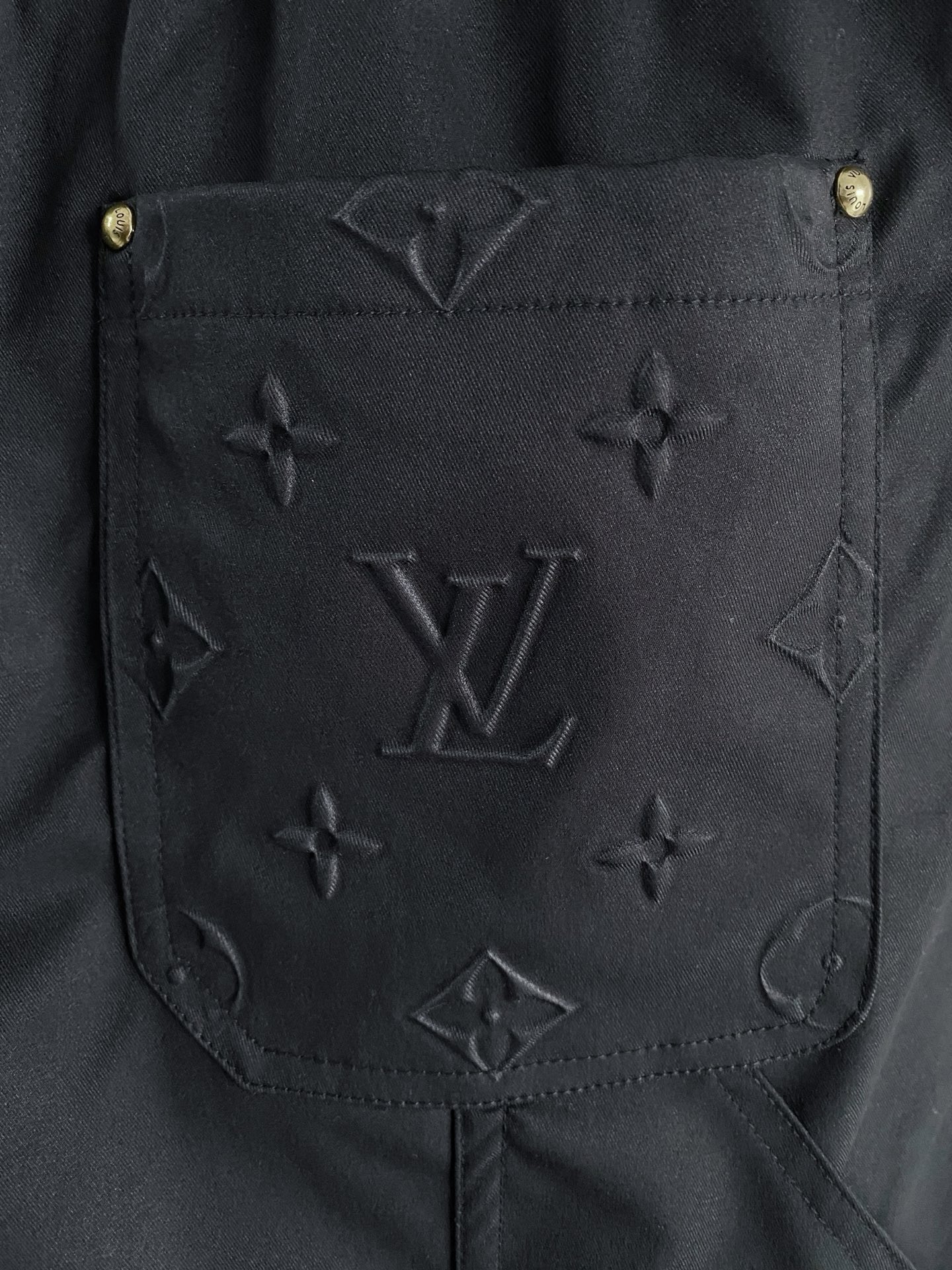 🌟27 驴家# 2026 春夏时尚/休闲裤子美学的焕新诠释,演绎浓郁的格调型时尚风范,细节感和设计感强悍