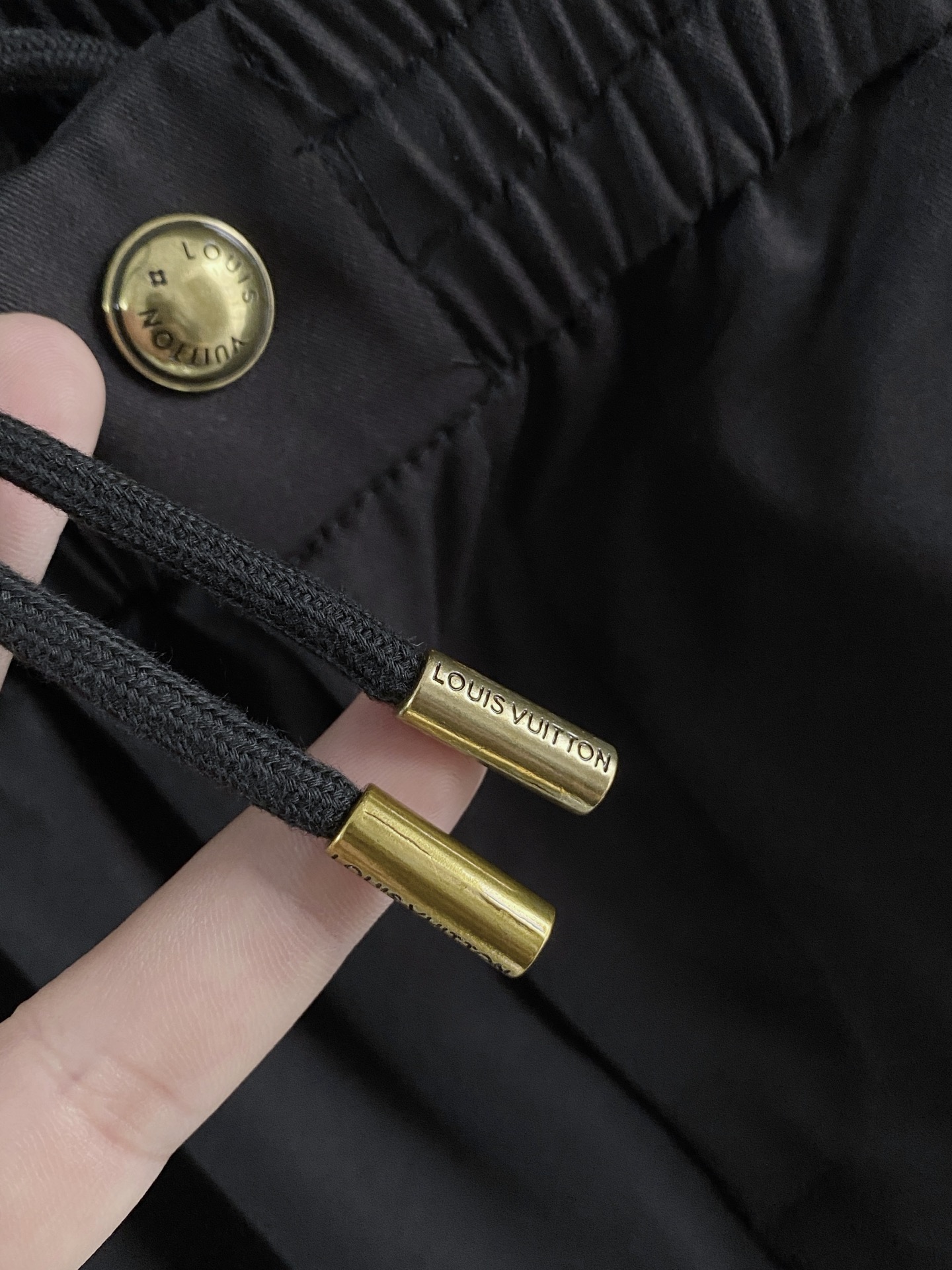 🌟27 驴家# 2026 春夏时尚/休闲裤子美学的焕新诠释,演绎浓郁的格调型时尚风范,细节感和设计感强悍