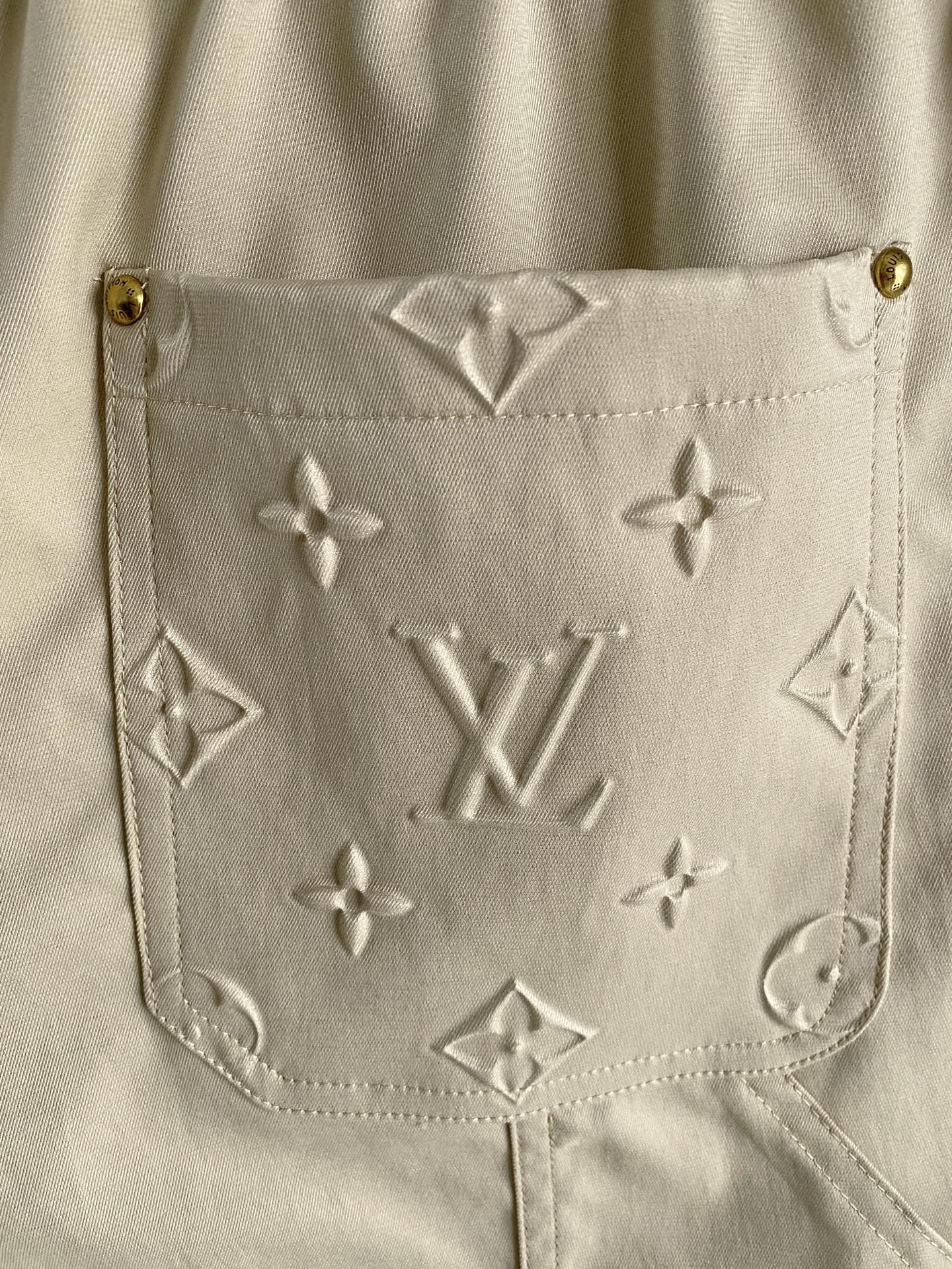 🌟27 驴家# 2026 春夏时尚/休闲裤子美学的焕新诠释,演绎浓郁的格调型时尚风范,细节感和设计感强悍