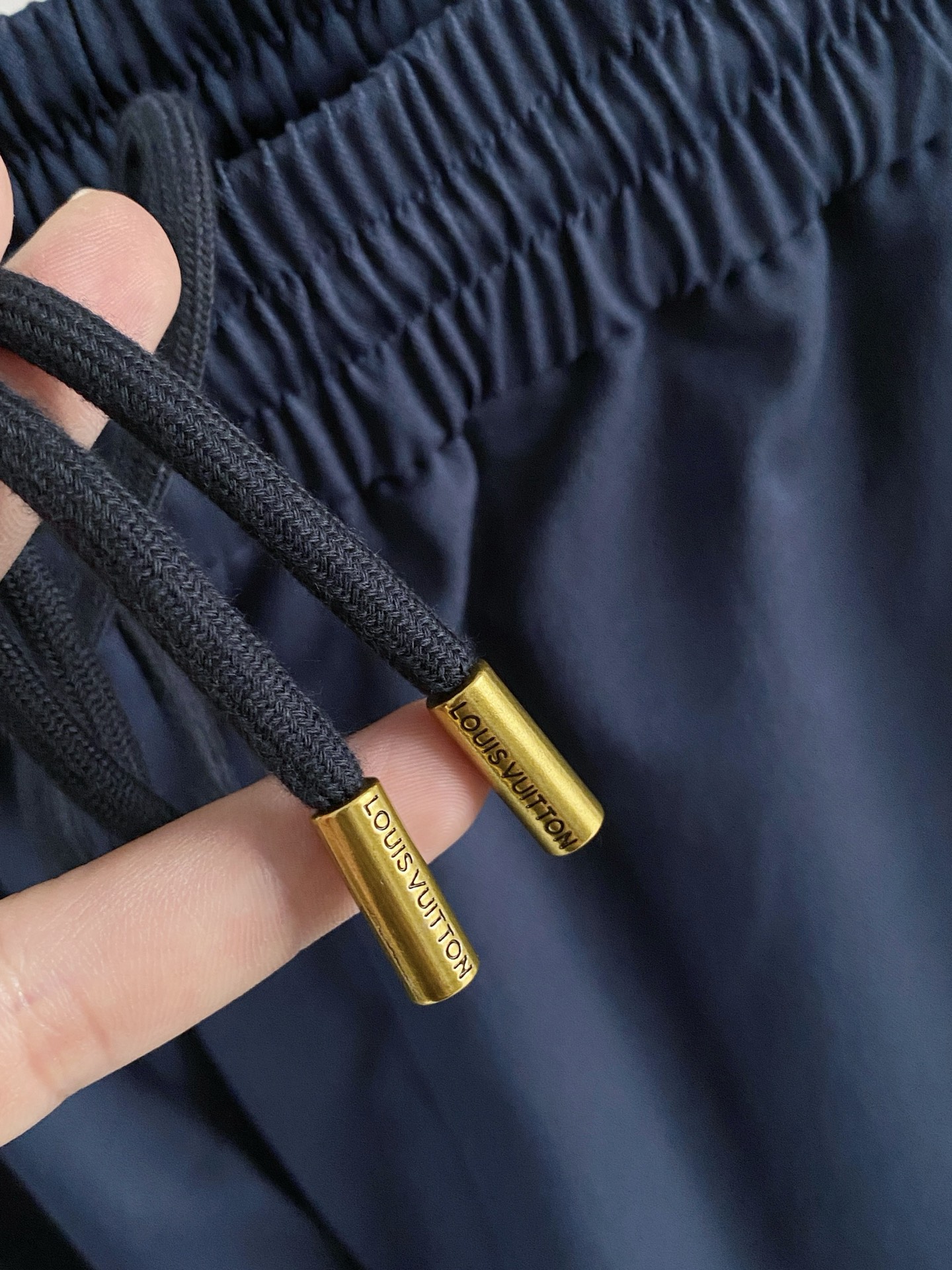 🌟27 驴家# 2026 春夏时尚/休闲裤子美学的焕新诠释,演绎浓郁的格调型时尚风范,细节感和设计感强悍