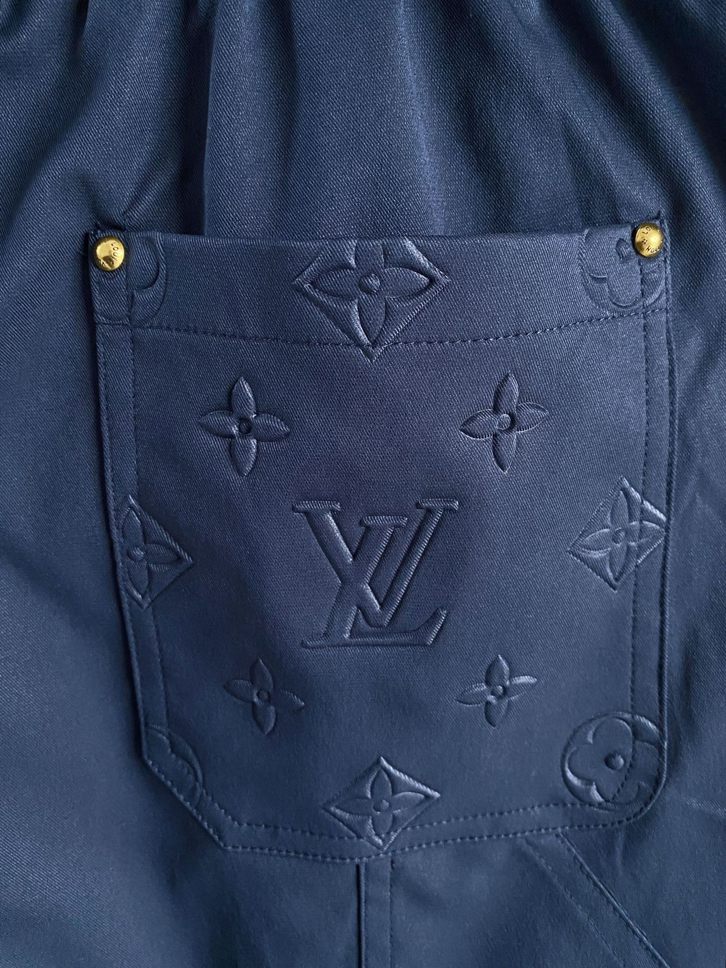 🌟27 驴家# 2026 春夏时尚/休闲裤子美学的焕新诠释,演绎浓郁的格调型时尚风范,细节感和设计感强悍