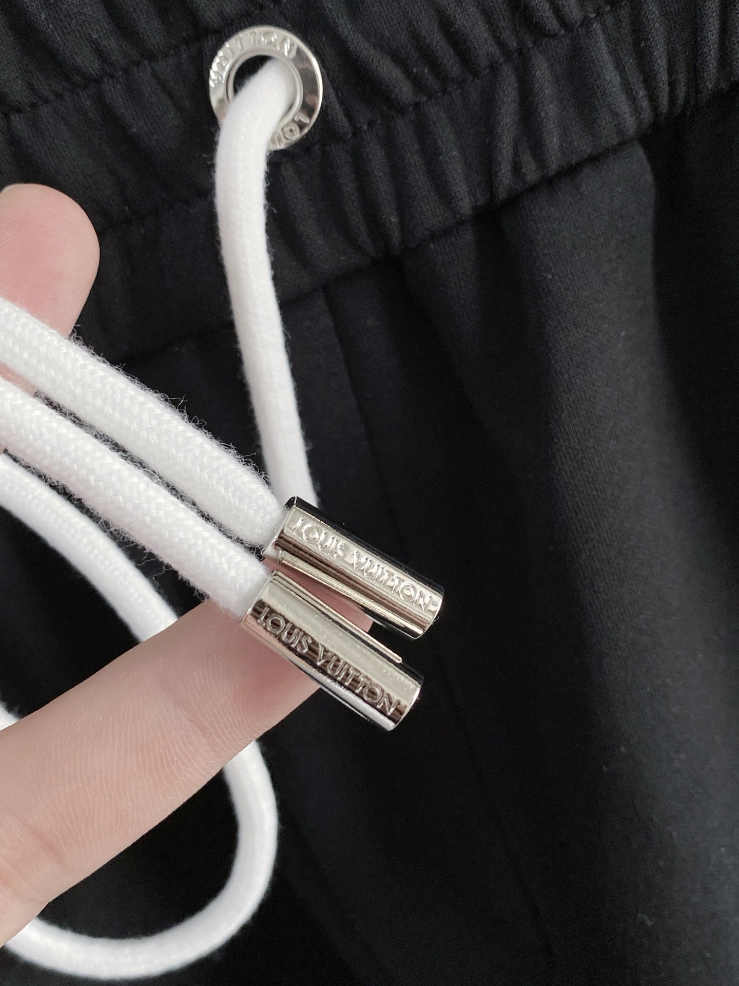 🌟27 驴家# 2026 春夏时尚/休闲裤子美学的焕新诠释,演绎浓郁的格调型时尚风范,细节感和设计感强悍