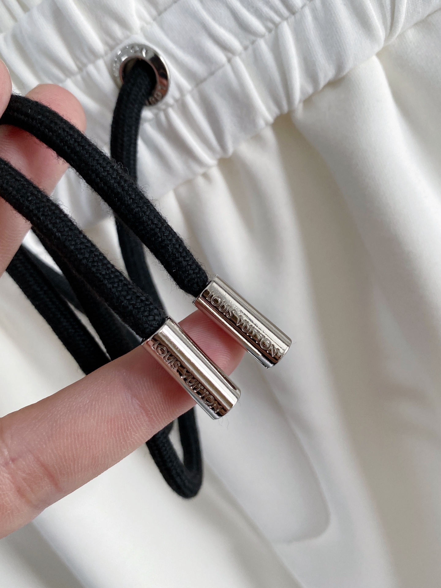 🌟27 驴家# 2026 春夏时尚/休闲裤子美学的焕新诠释,演绎浓郁的格调型时尚风范,细节感和设计感强悍