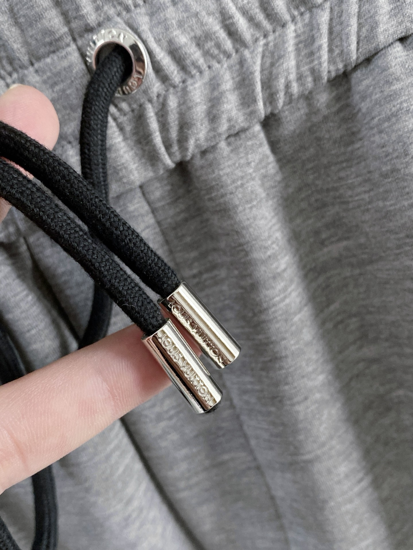 🌟27 驴家# 2026 春夏时尚/休闲裤子美学的焕新诠释,演绎浓郁的格调型时尚风范,细节感和设计感强悍