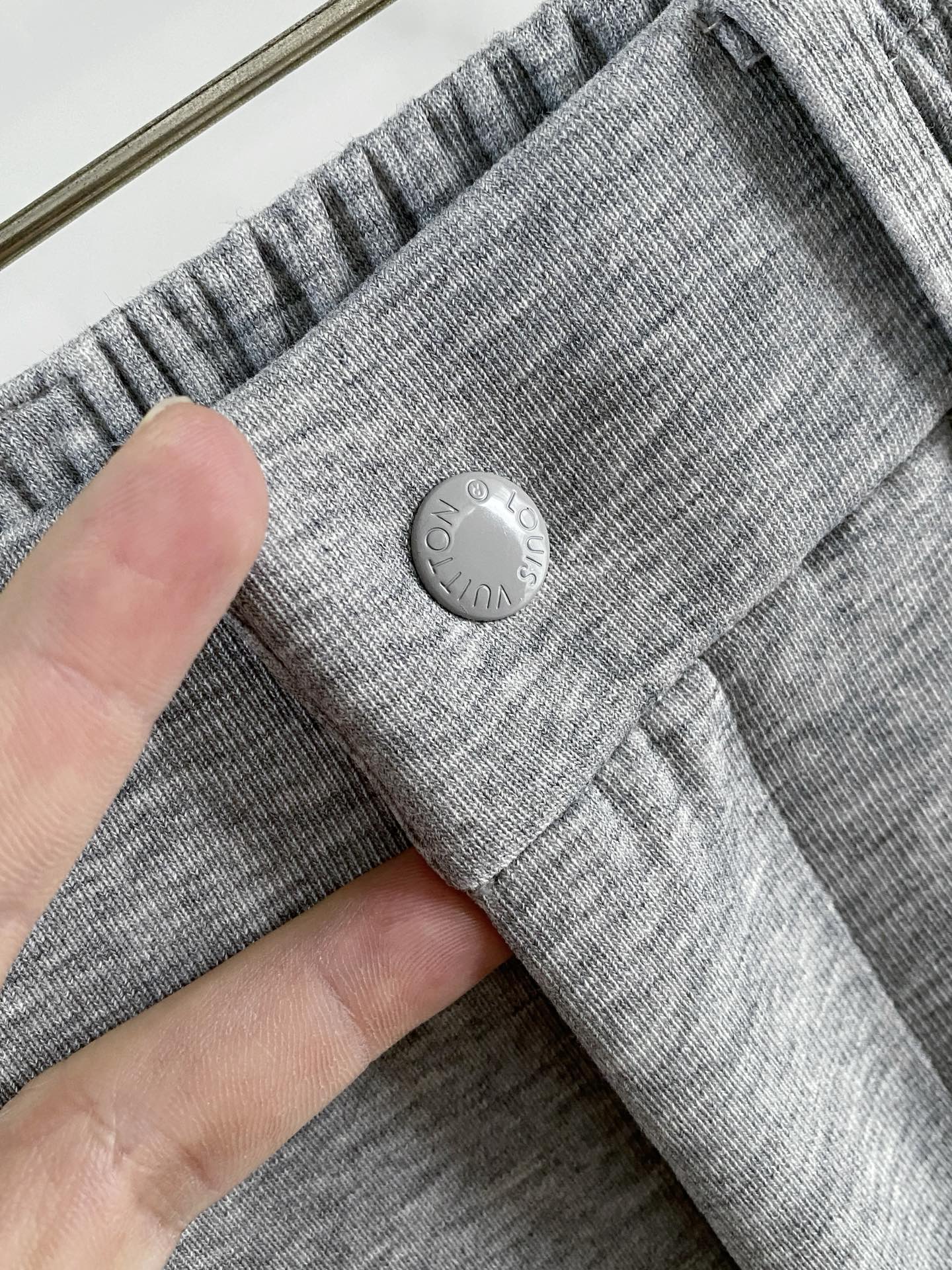 🌟27 驴家# 2026 春夏时尚/休闲裤子美学的焕新诠释,演绎浓郁的格调型时尚风范,细节感和设计感强悍