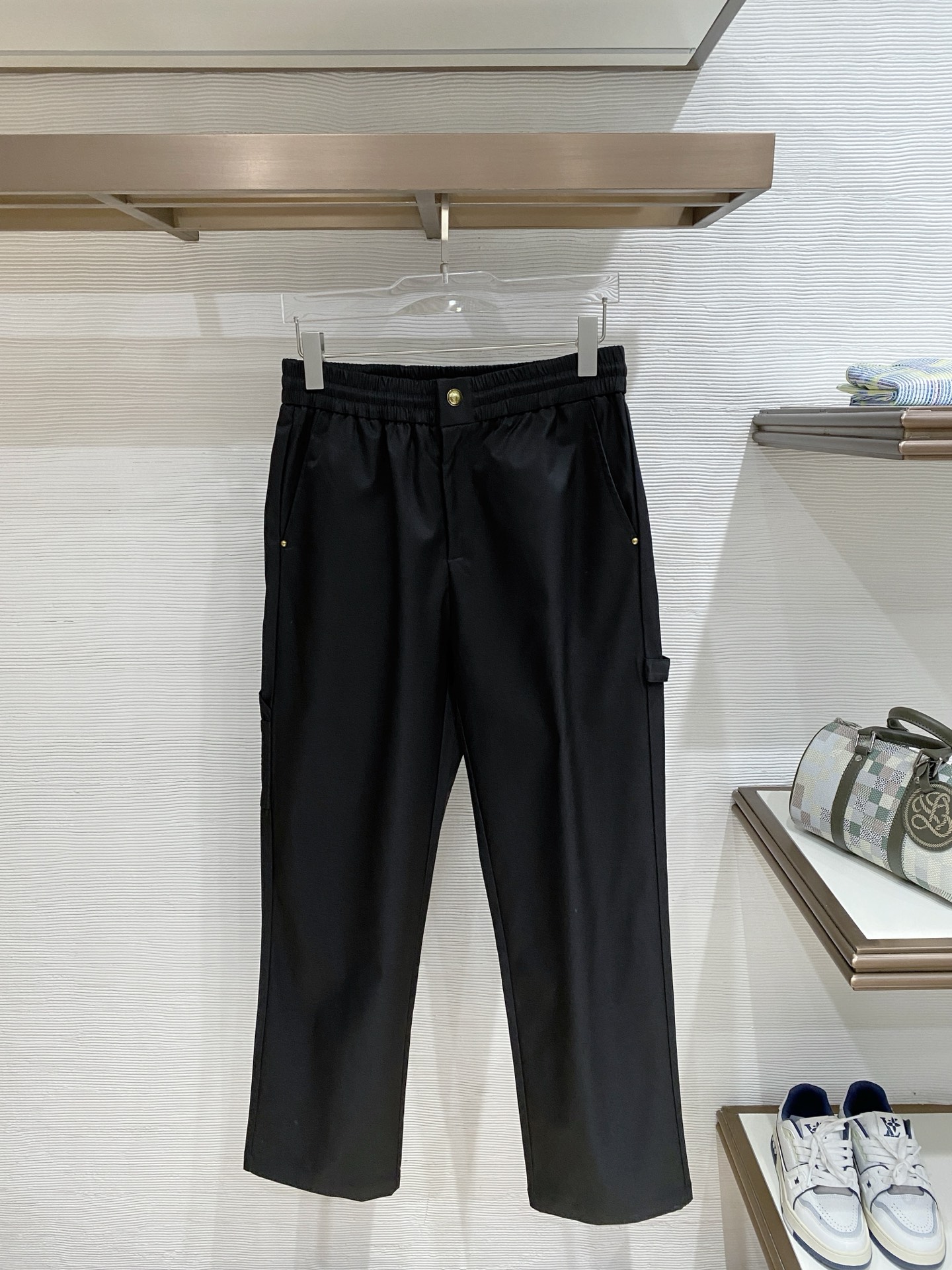 🌟27 驴家# 2026 春夏时尚/休闲裤子美学的焕新诠释,演绎浓郁的格调型时尚风范,细节感和设计感强悍