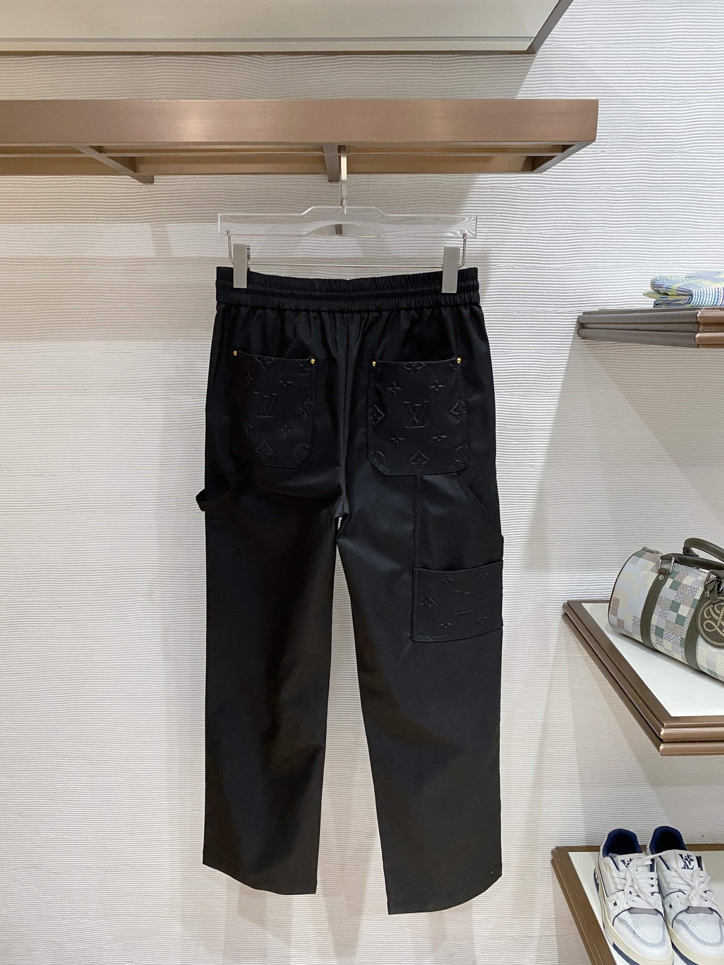 🌟27 驴家# 2026 春夏时尚/休闲裤子美学的焕新诠释,演绎浓郁的格调型时尚风范,细节感和设计感强悍