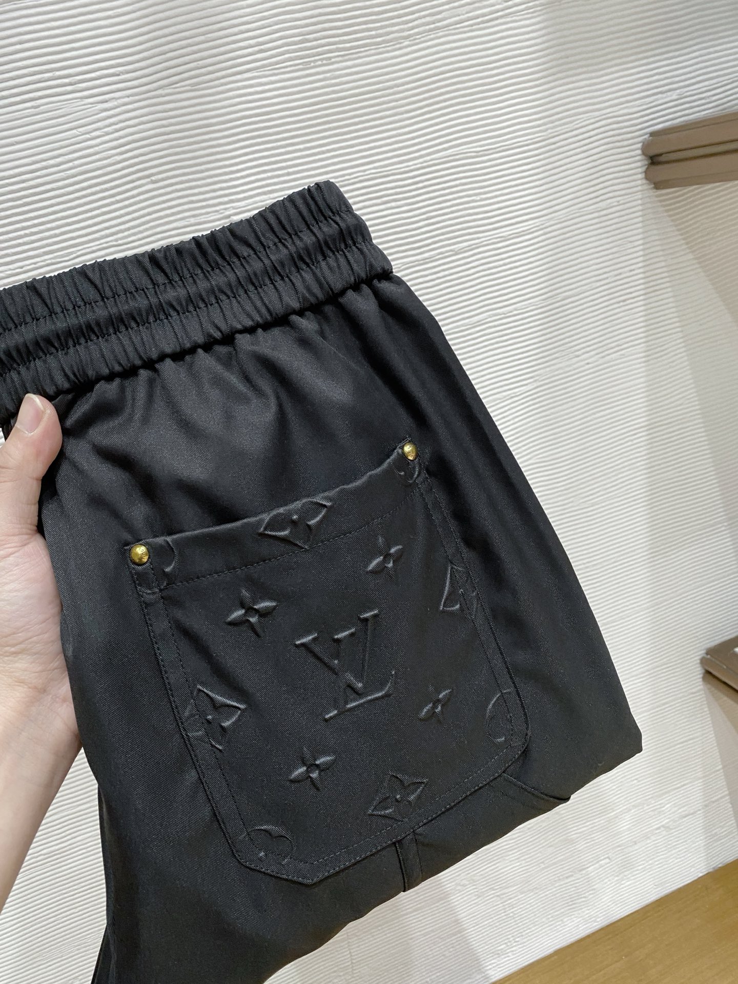 🌟27 驴家# 2026 春夏时尚/休闲裤子美学的焕新诠释,演绎浓郁的格调型时尚风范,细节感和设计感强悍