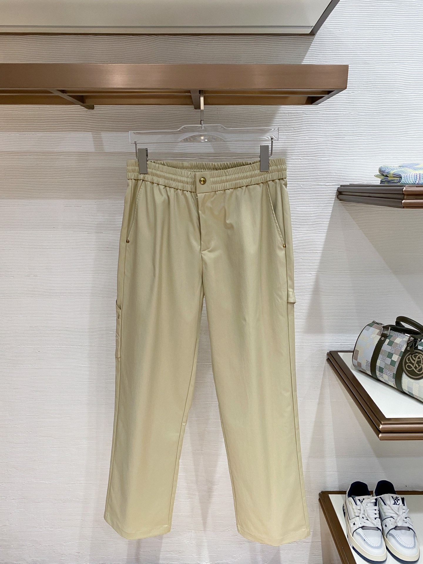 🌟27 驴家# 2026 春夏时尚/休闲裤子美学的焕新诠释,演绎浓郁的格调型时尚风范,细节感和设计感强悍