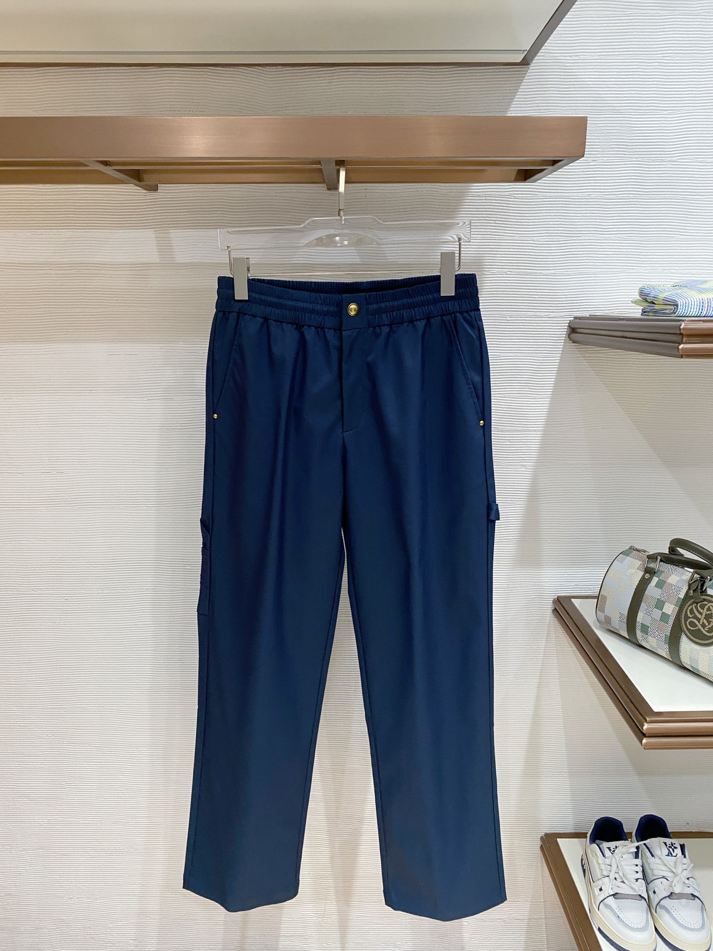 🌟27 驴家# 2026 春夏时尚/休闲裤子美学的焕新诠释,演绎浓郁的格调型时尚风范,细节感和设计感强悍