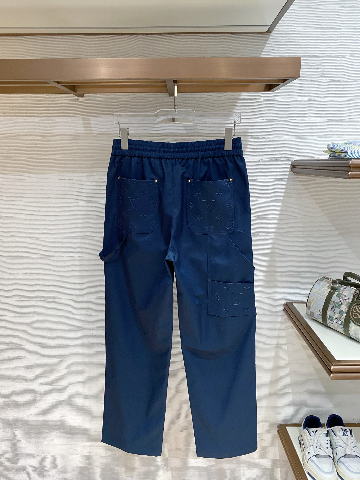 🌟27 驴家# 2026 春夏时尚/休闲裤子美学的焕新诠释,演绎浓郁的格调型时尚风范,细节感和设计感强悍