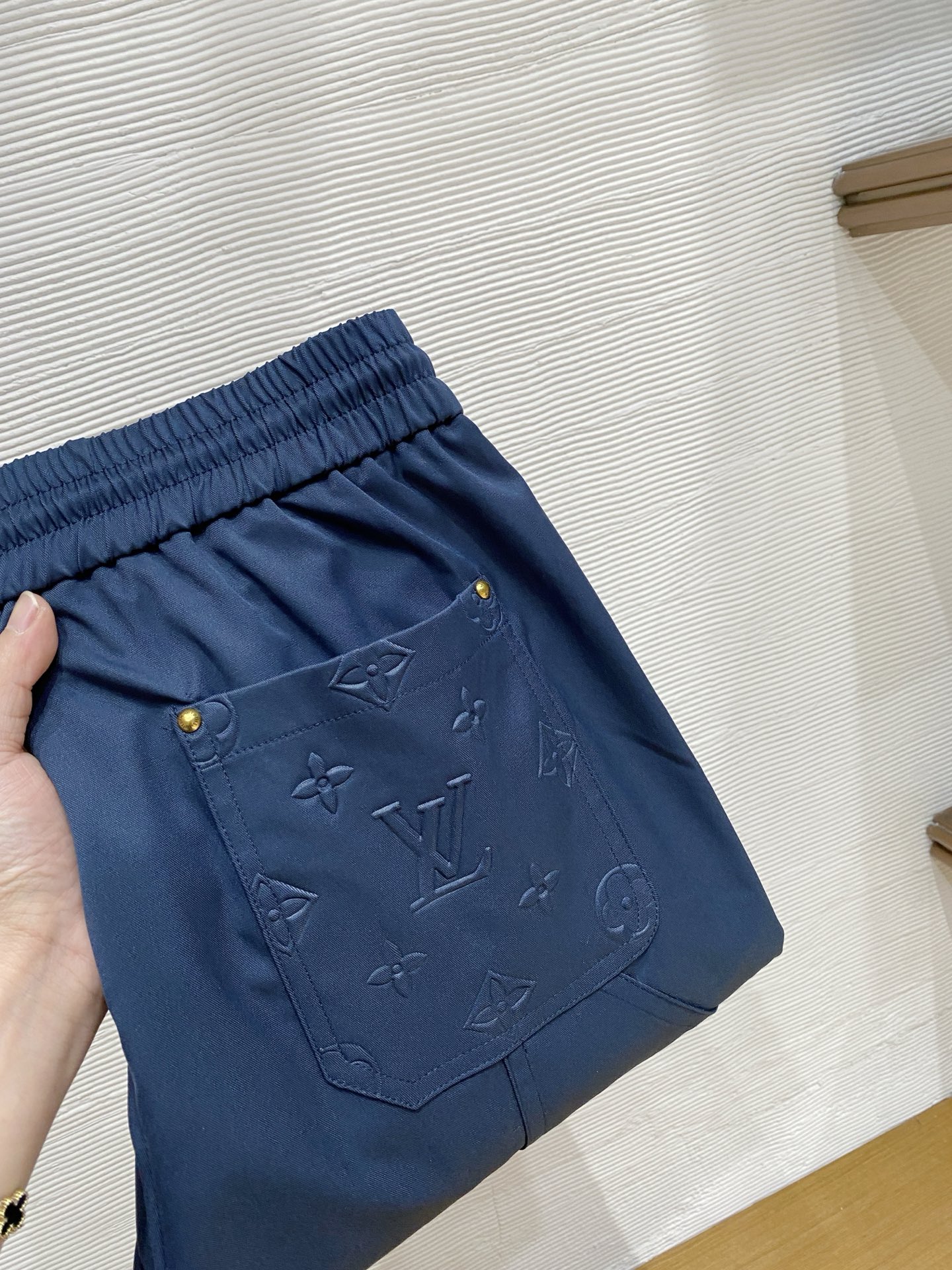 🌟27 驴家# 2026 春夏时尚/休闲裤子美学的焕新诠释,演绎浓郁的格调型时尚风范,细节感和设计感强悍