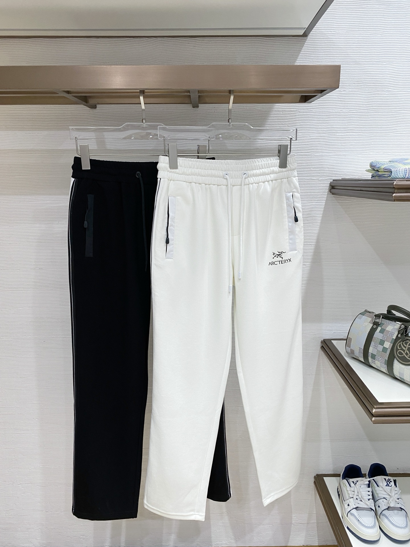 🌟27 始祖# 2026 春夏时尚/休闲裤子美学的焕新诠释,演绎浓郁的格调型时尚风范,细节感和设计感强悍