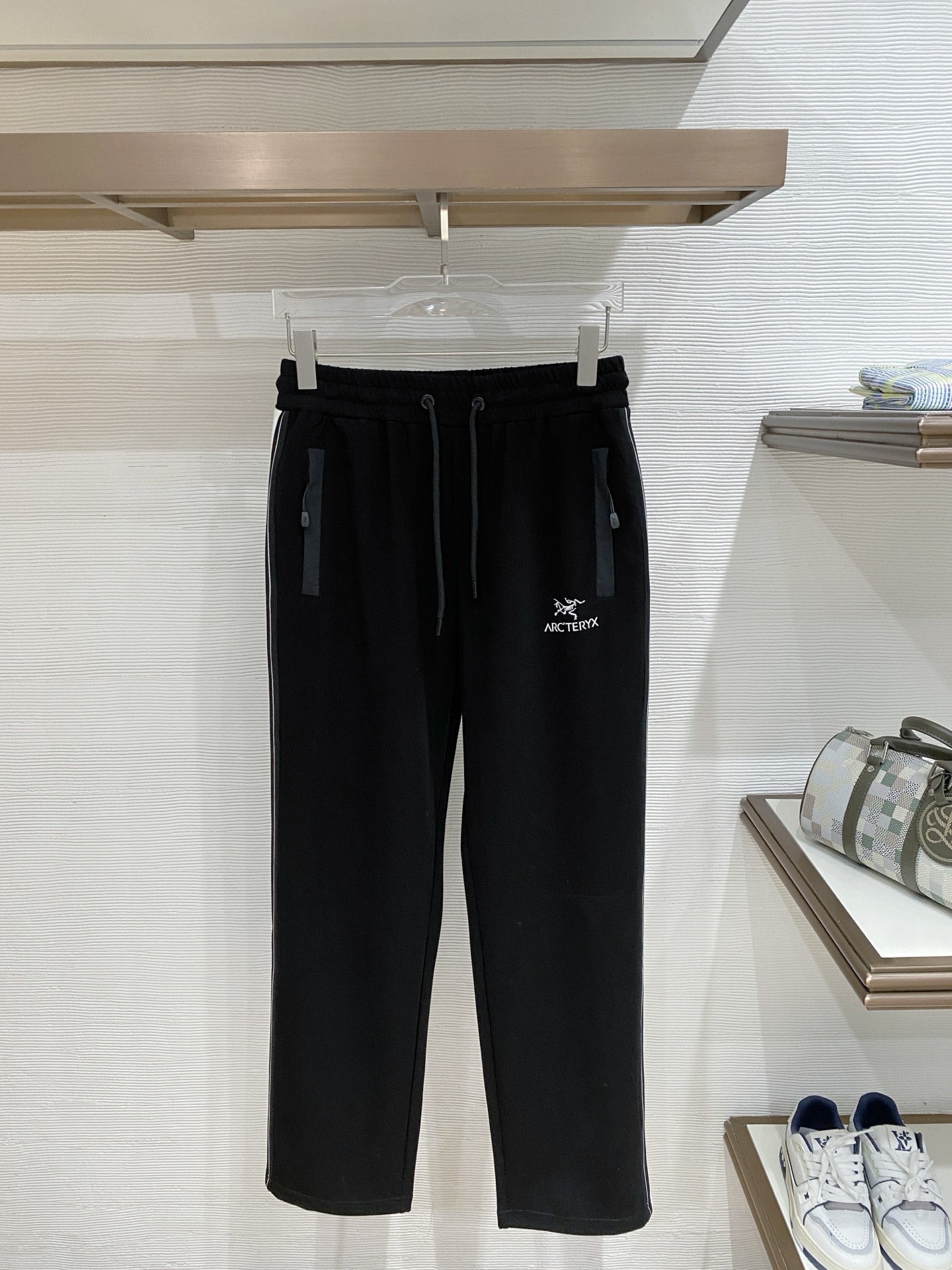 🌟27 始祖# 2026 春夏时尚/休闲裤子美学的焕新诠释,演绎浓郁的格调型时尚风范,细节感和设计感强悍