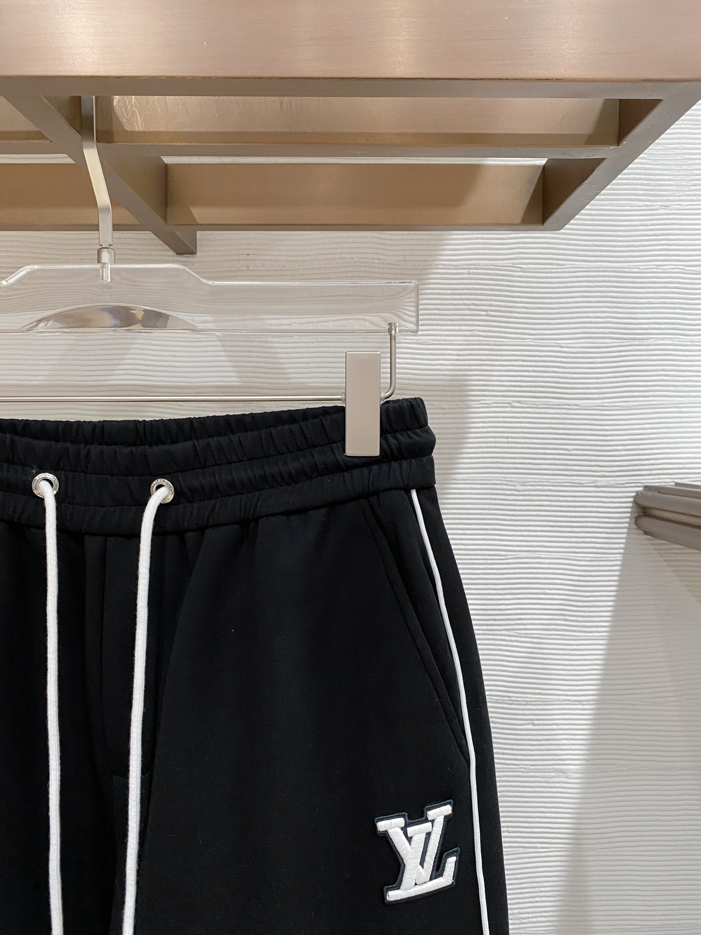 🌟27 驴家# 2026 春夏时尚/休闲裤子美学的焕新诠释,演绎浓郁的格调型时尚风范,细节感和设计感强悍