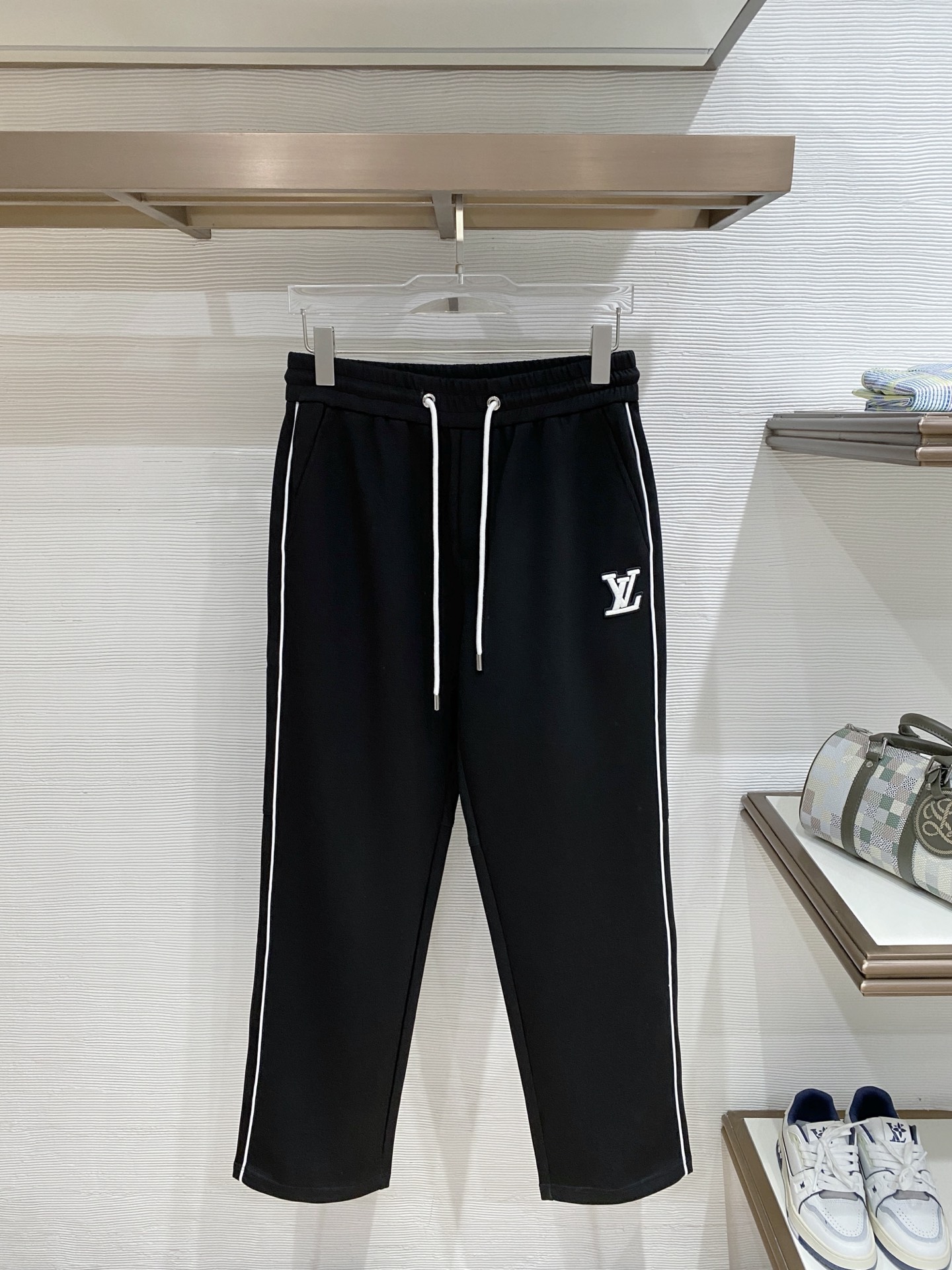 🌟27 驴家# 2026 春夏时尚/休闲裤子美学的焕新诠释,演绎浓郁的格调型时尚风范,细节感和设计感强悍