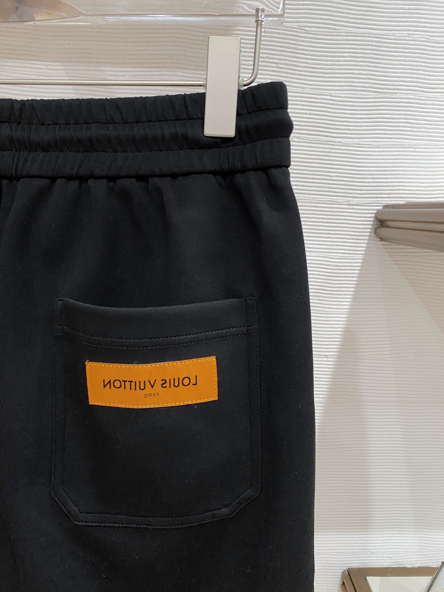 🌟27 驴家# 2026 春夏时尚/休闲裤子美学的焕新诠释,演绎浓郁的格调型时尚风范,细节感和设计感强悍