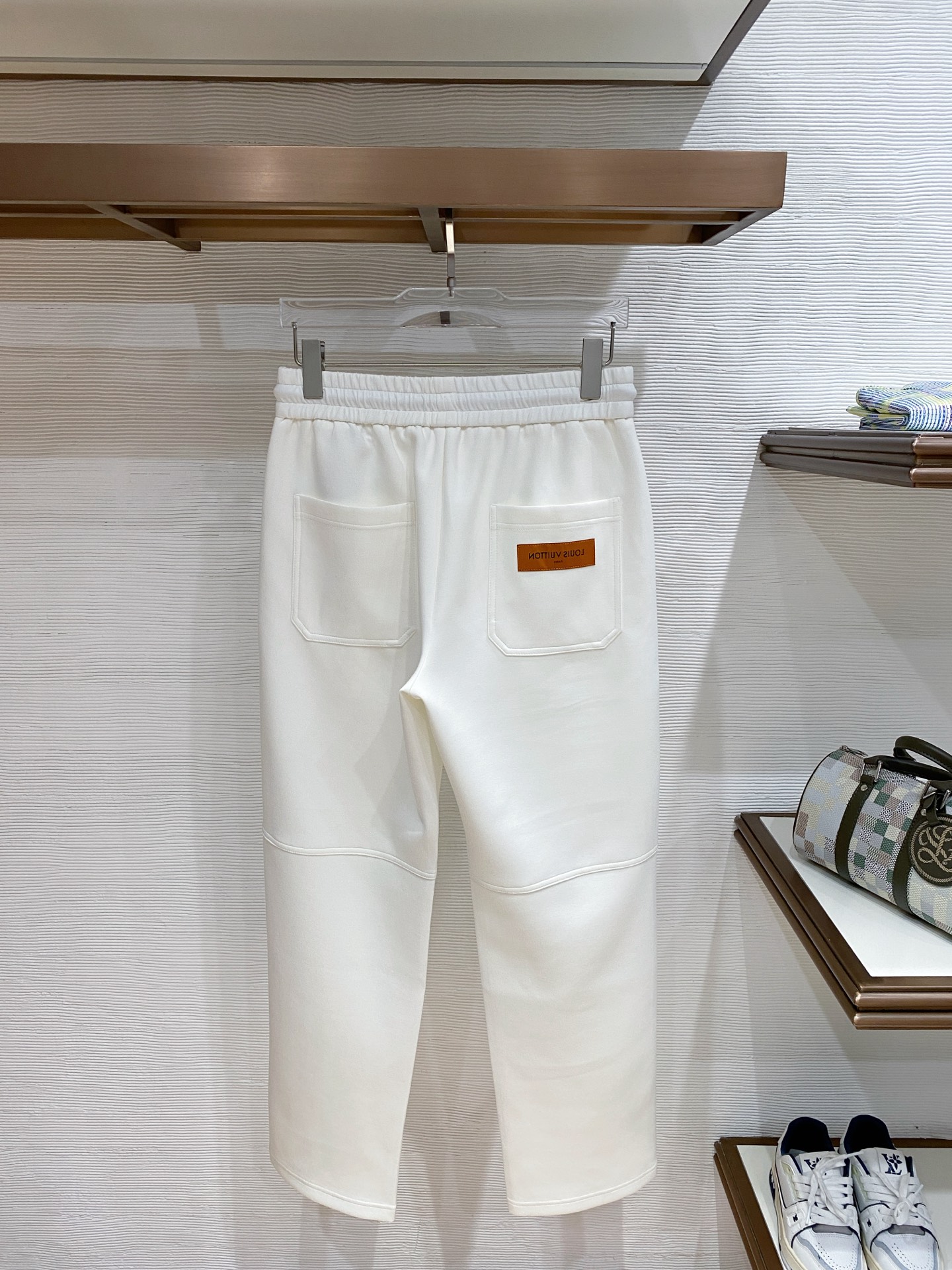 🌟27 驴家# 2026 春夏时尚/休闲裤子美学的焕新诠释,演绎浓郁的格调型时尚风范,细节感和设计感强悍