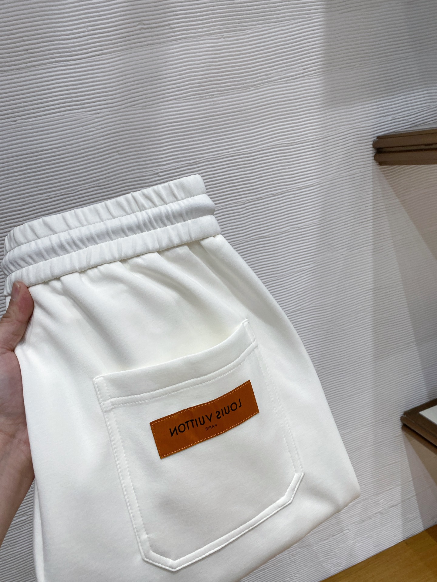 🌟27 驴家# 2026 春夏时尚/休闲裤子美学的焕新诠释,演绎浓郁的格调型时尚风范,细节感和设计感强悍